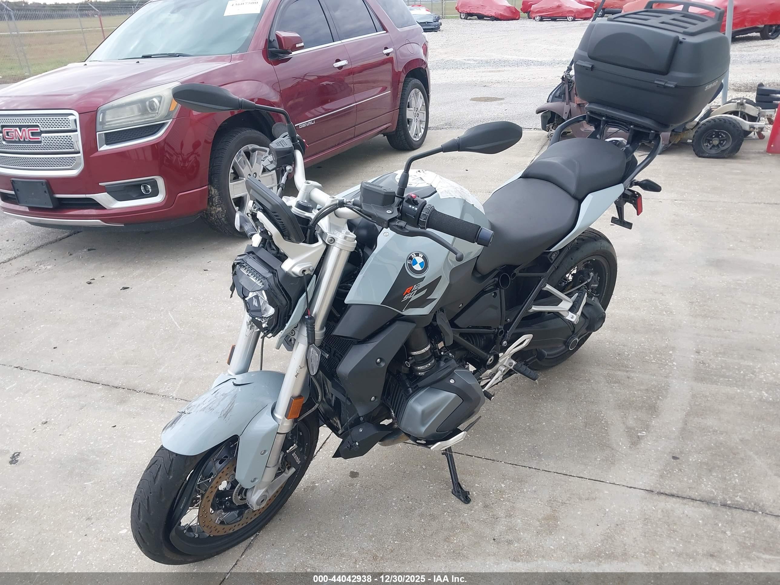 BMW R image 2