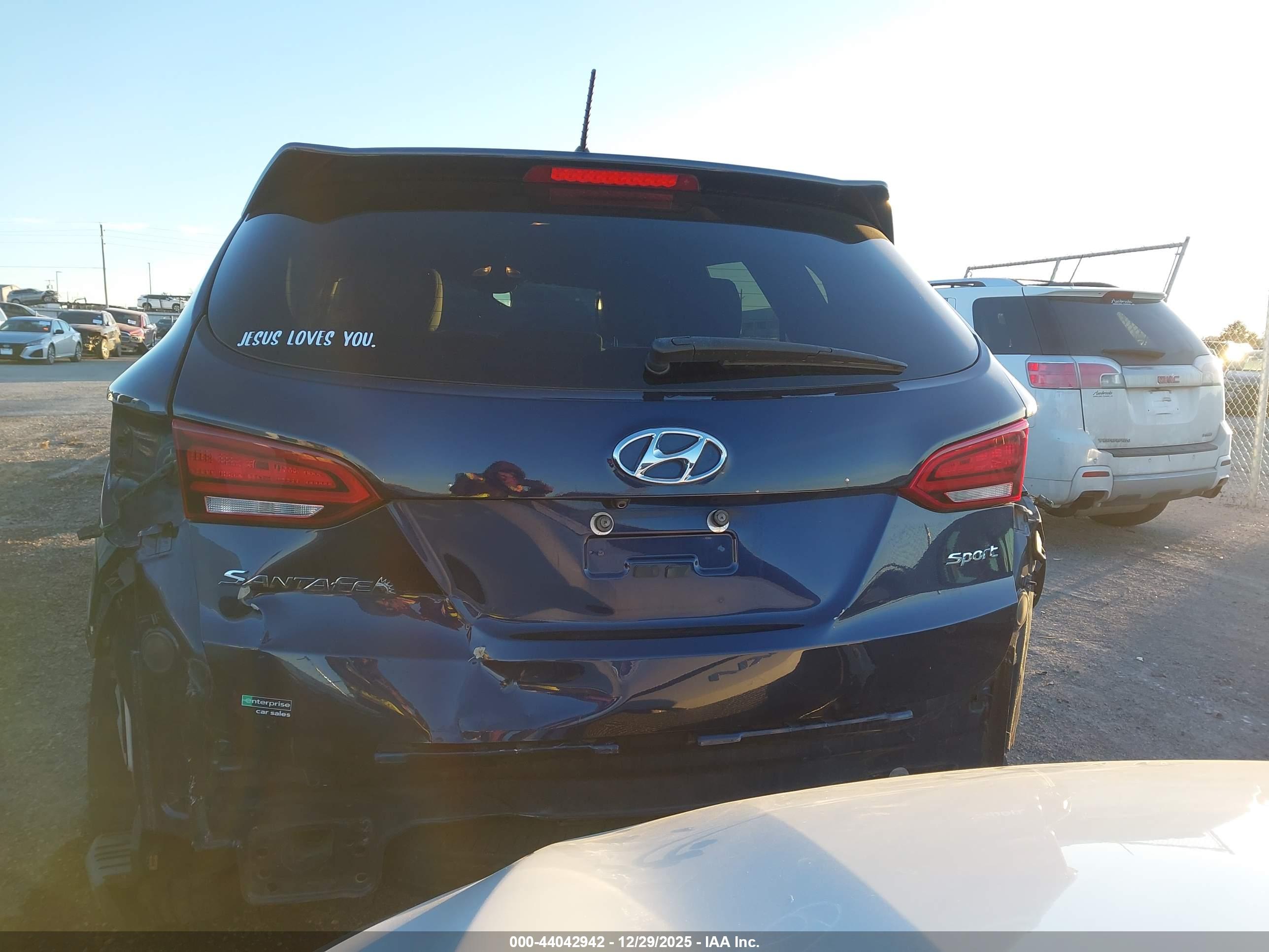 HYUNDAI SANTA image 6