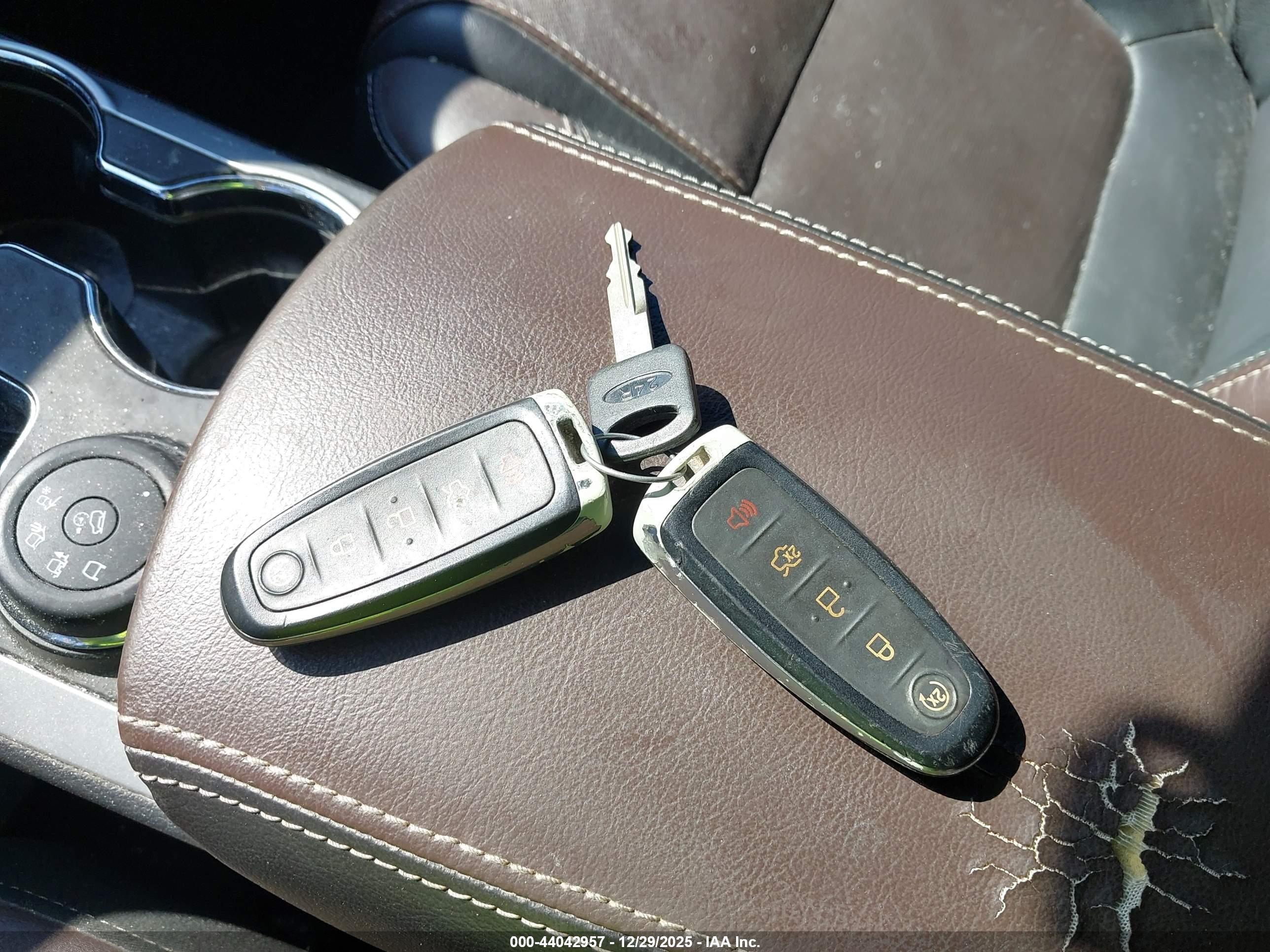 FORD EXPLORER image 11