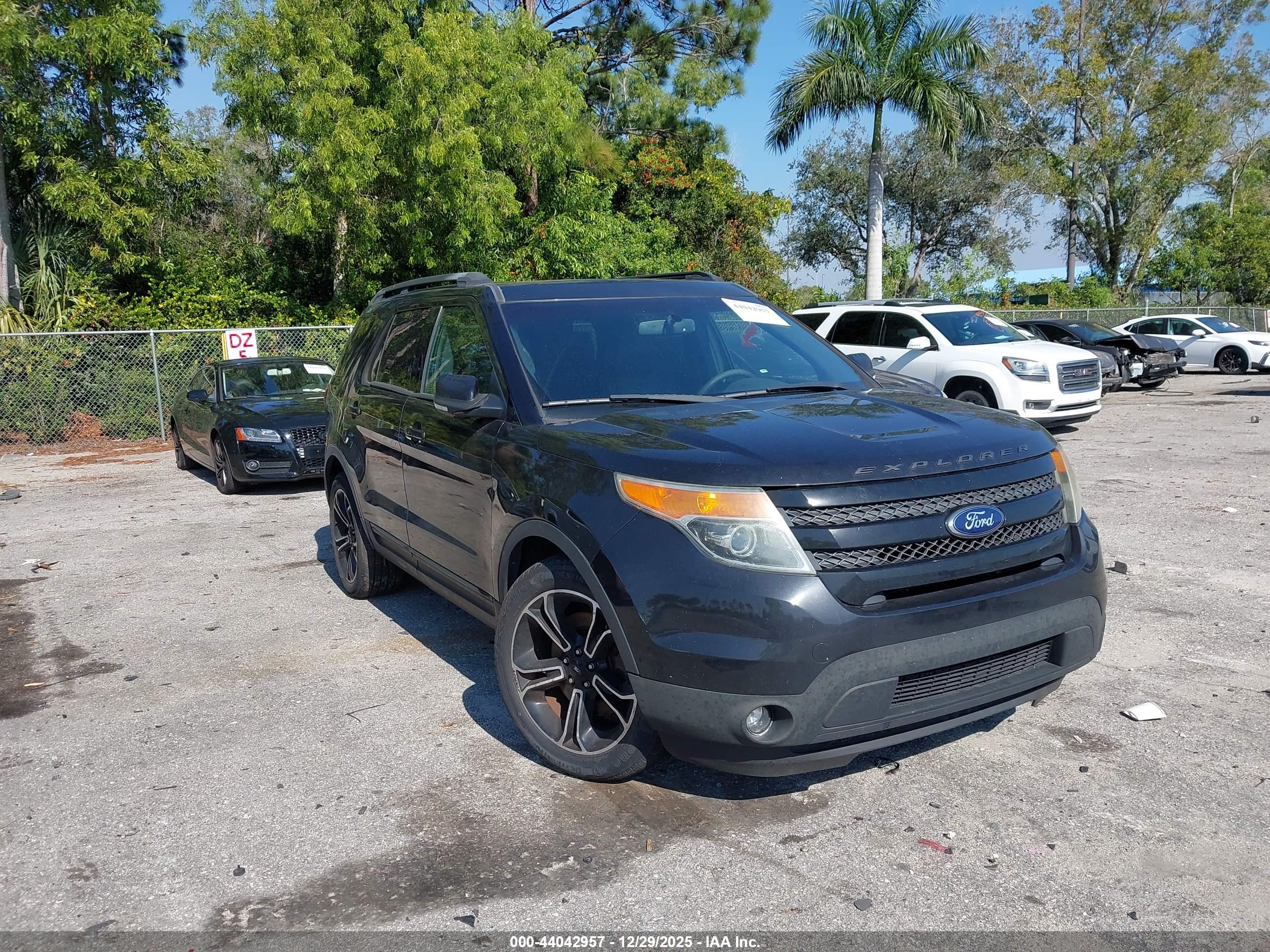 FORD EXPLORER image 6