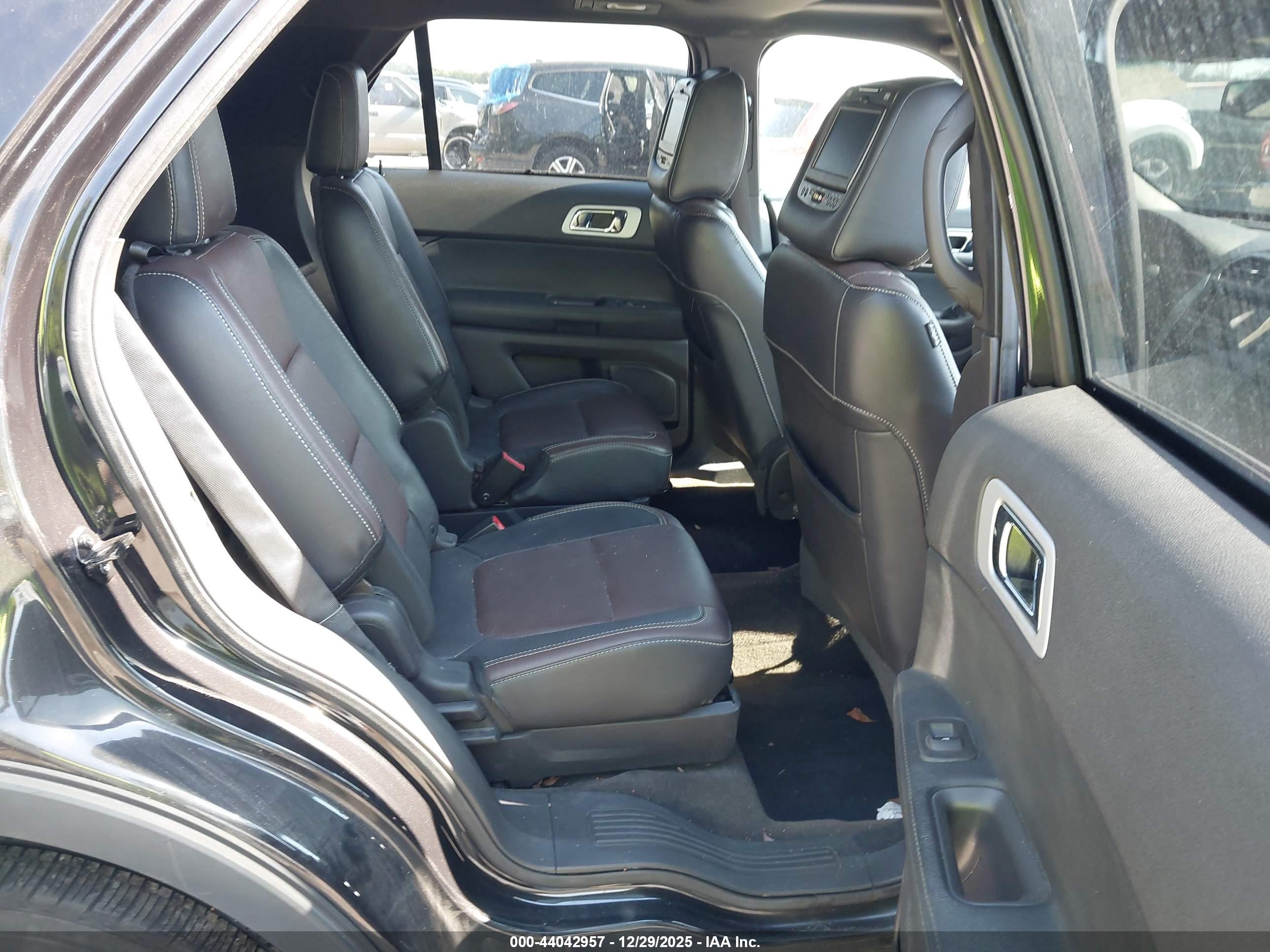 FORD EXPLORER image 8