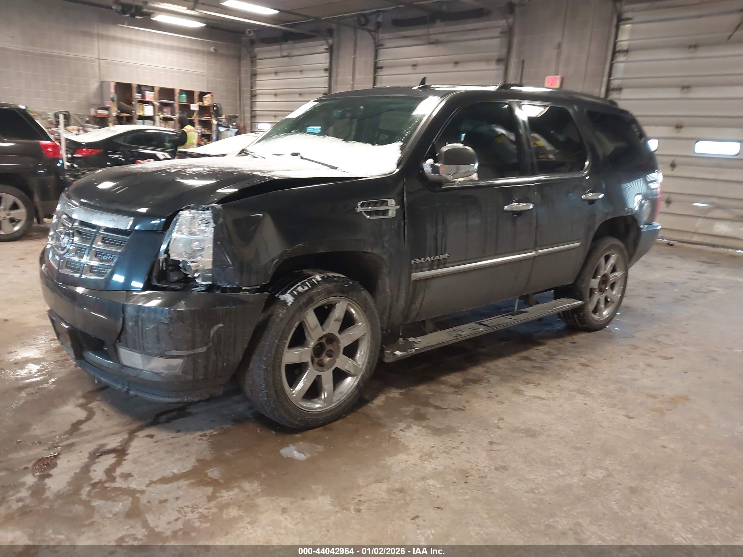 CADILLAC ESCALADE image 2