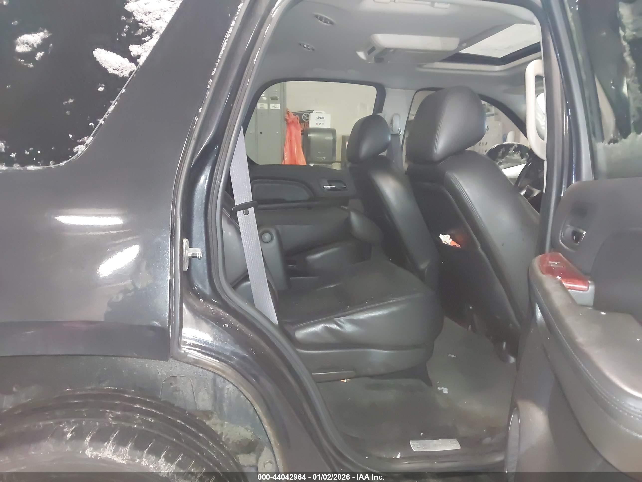 CADILLAC ESCALADE image 8