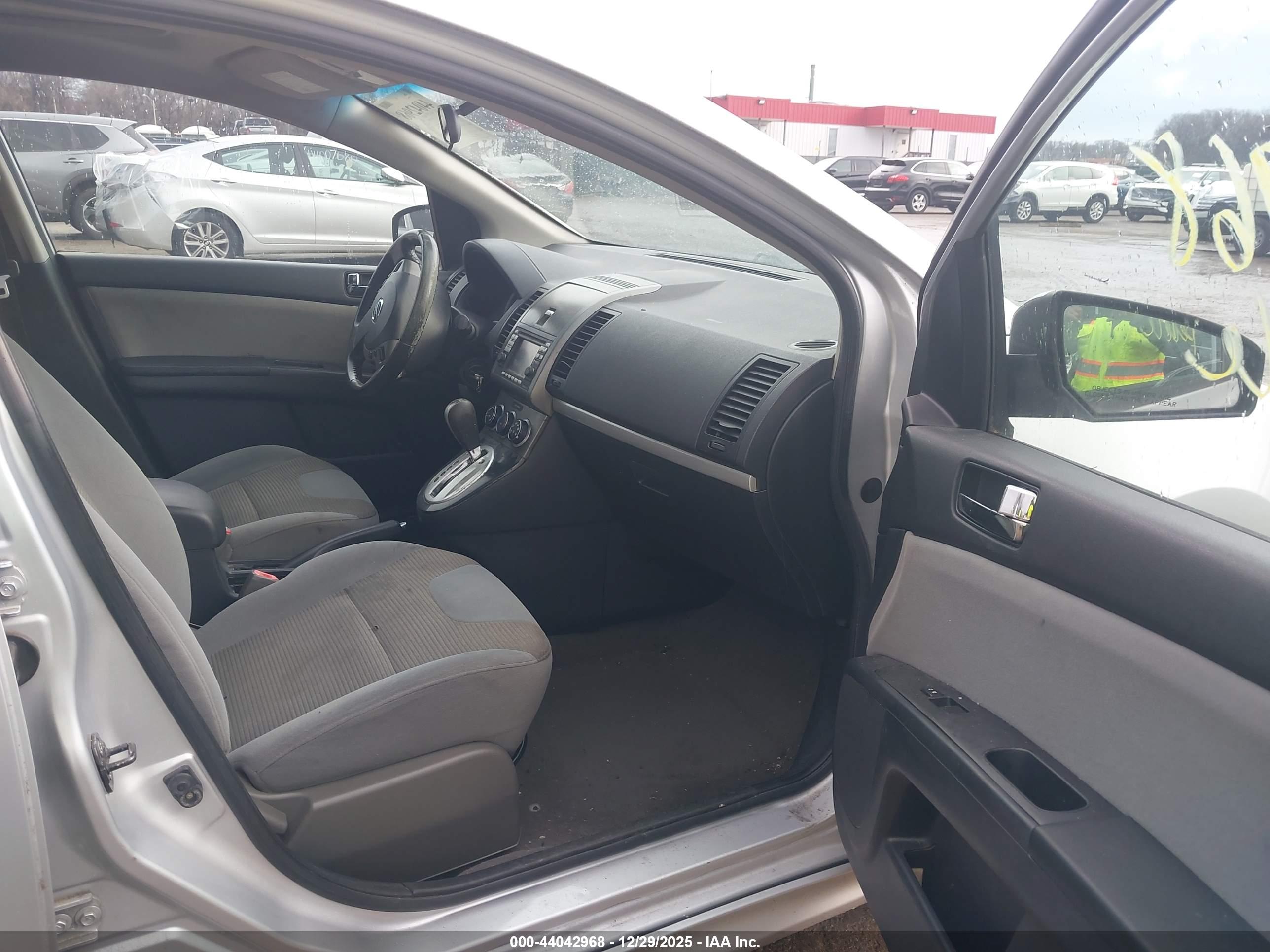 NISSAN SENTRA image 5
