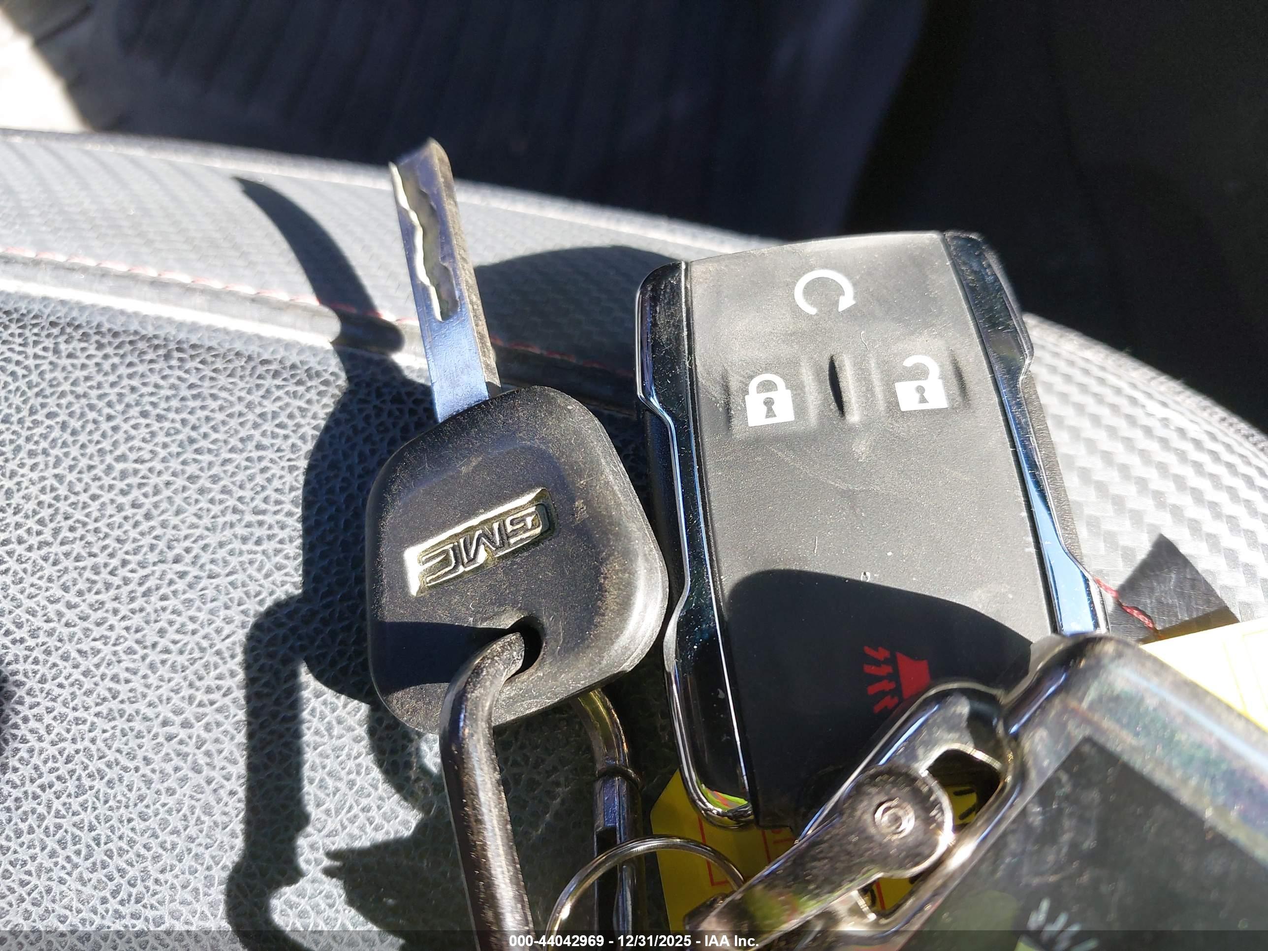 GMC CANYON image 11