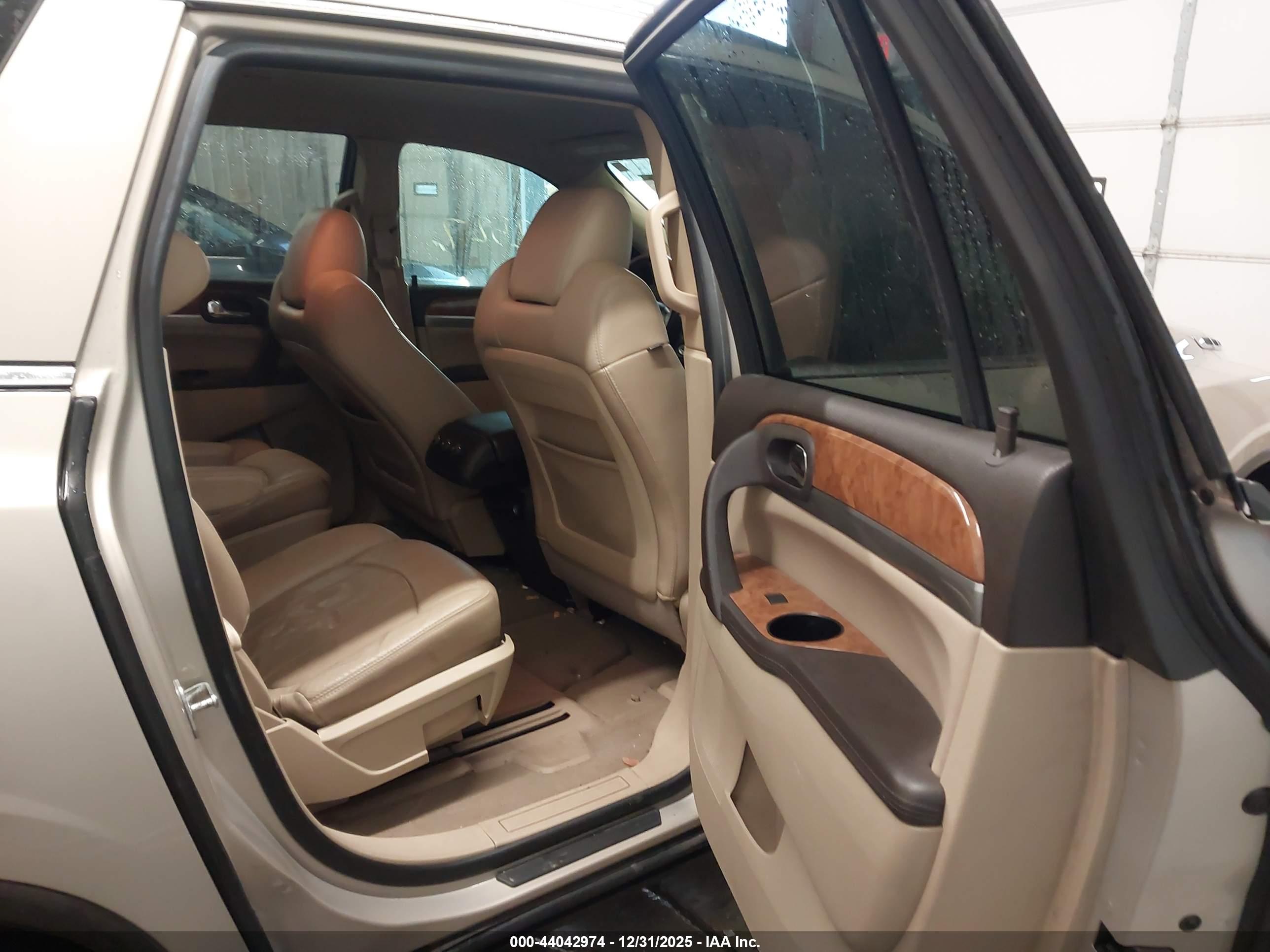 BUICK ENCLAVE image 8
