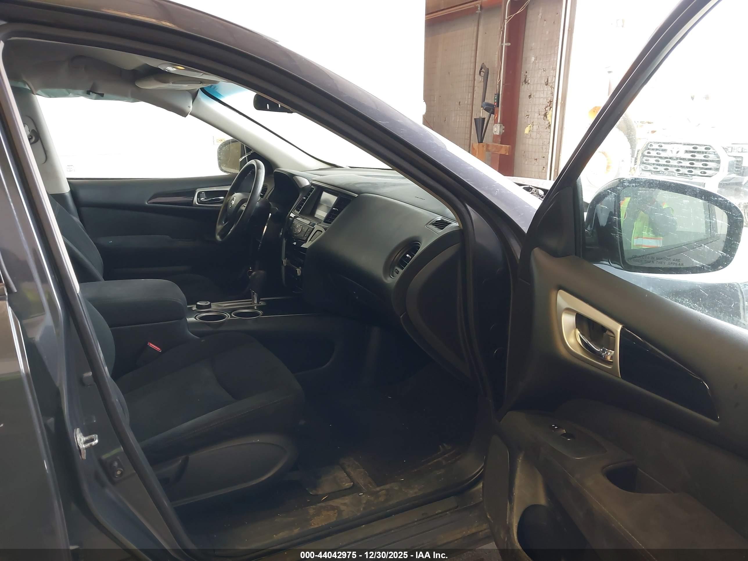 NISSAN PATHFINDER image 5