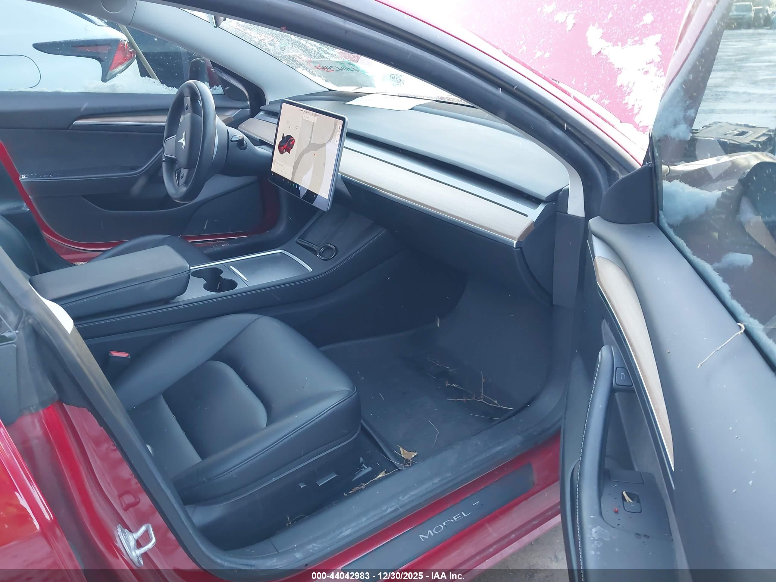 TESLA MODEL image 5