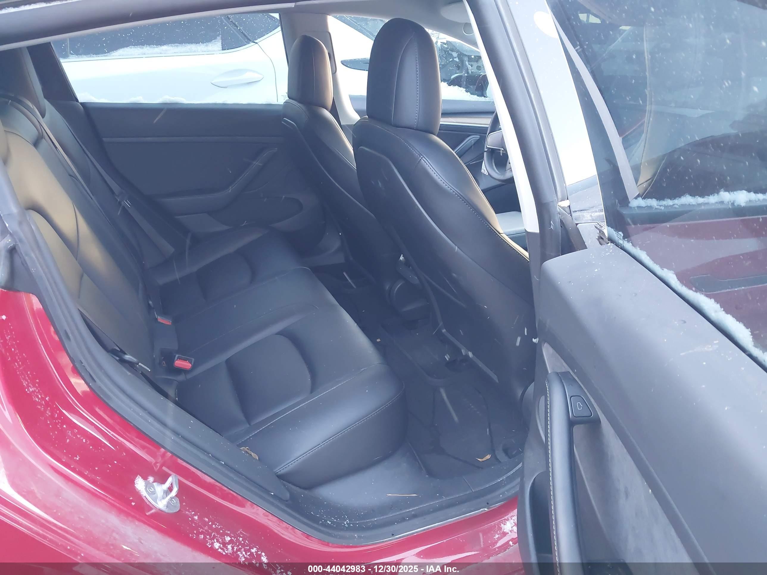 TESLA MODEL image 8