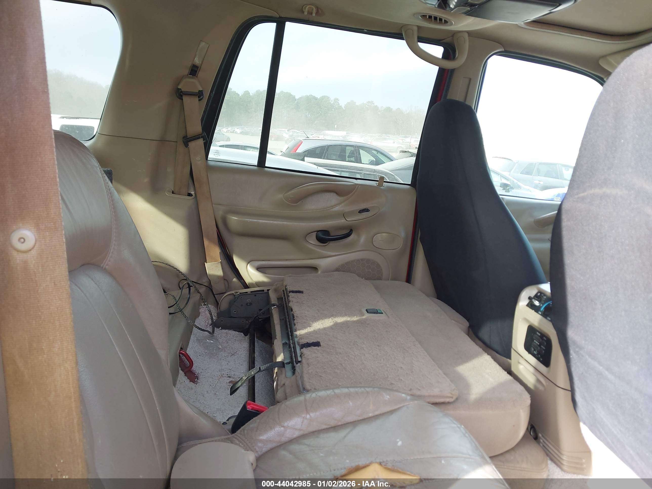 FORD EXPEDITION image 8