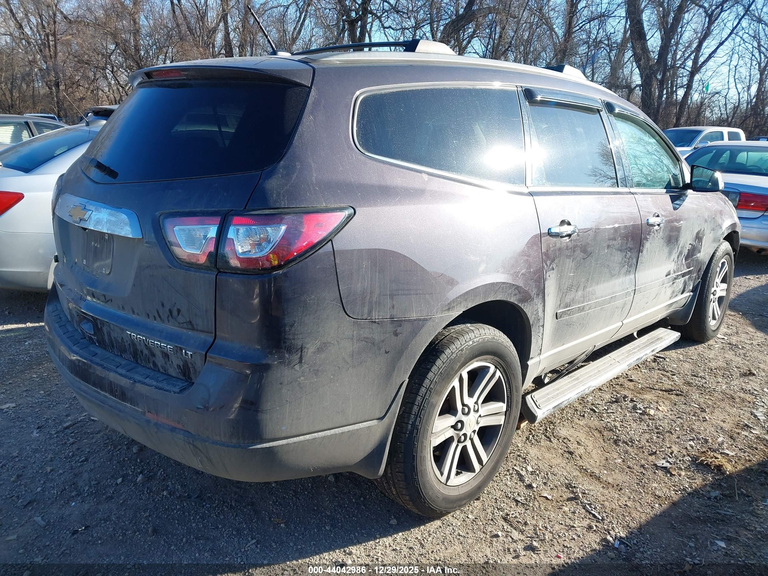 CHEVROLET TRAVERSE image 4
