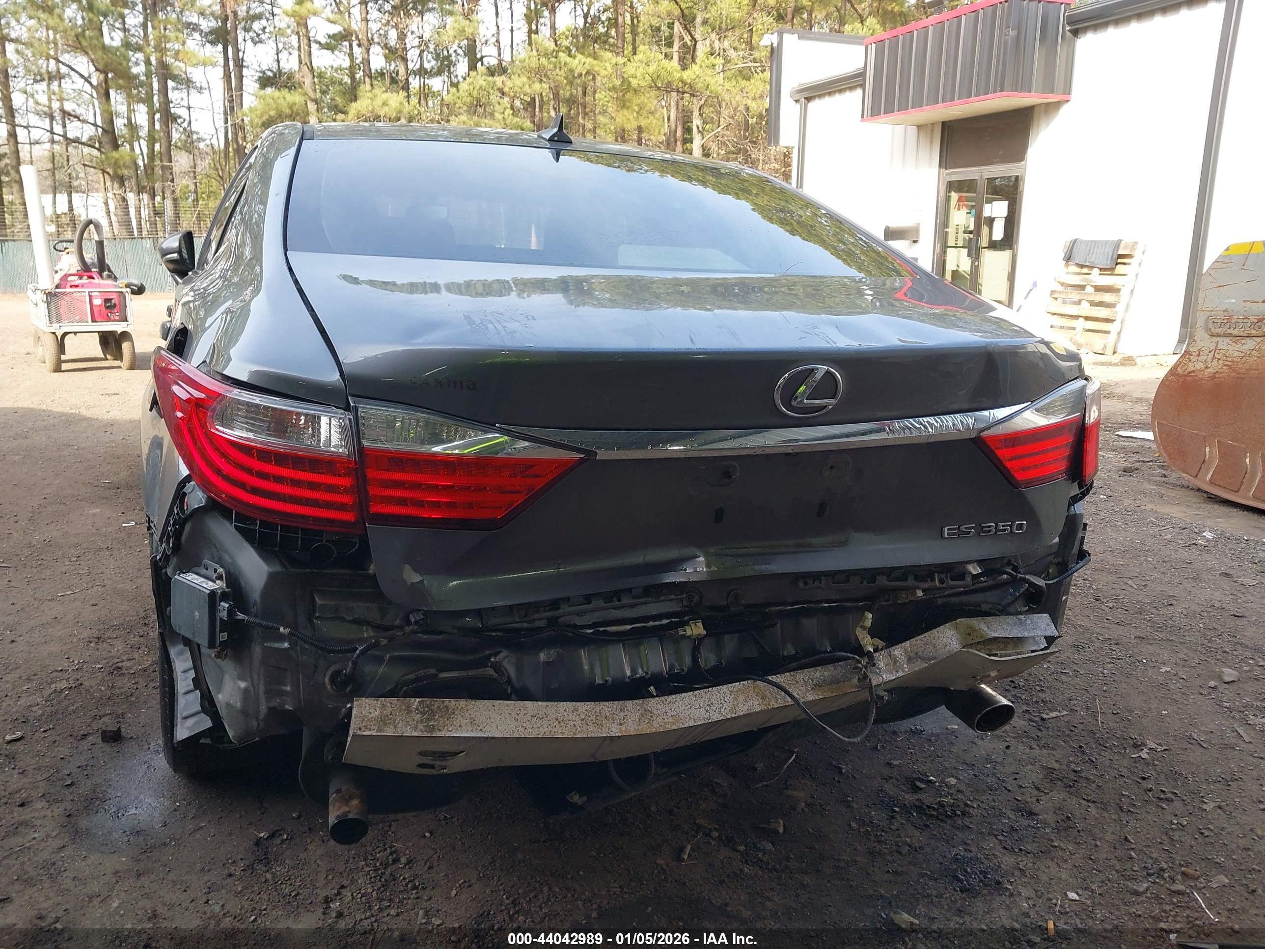 LEXUS ES image 6