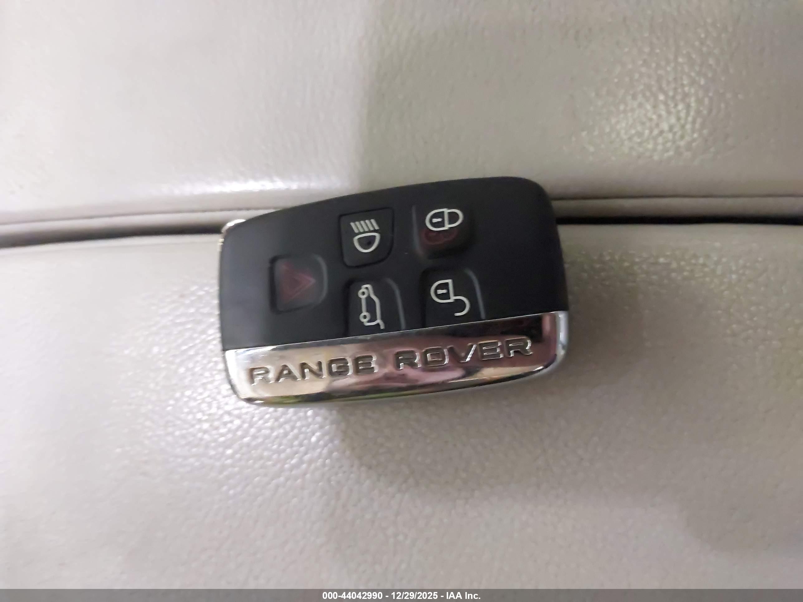 LAND ROVER image 11