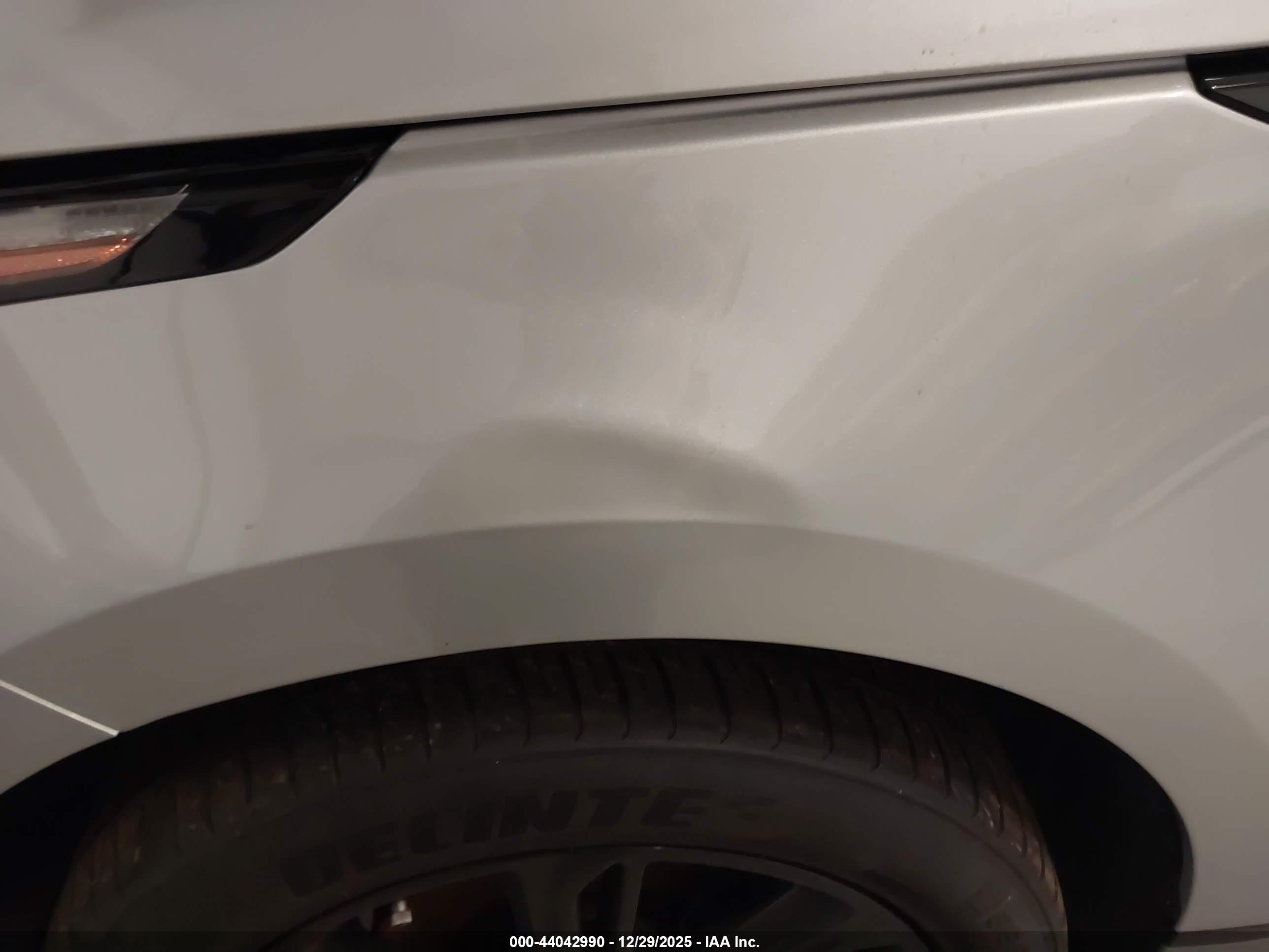 LAND ROVER image 6