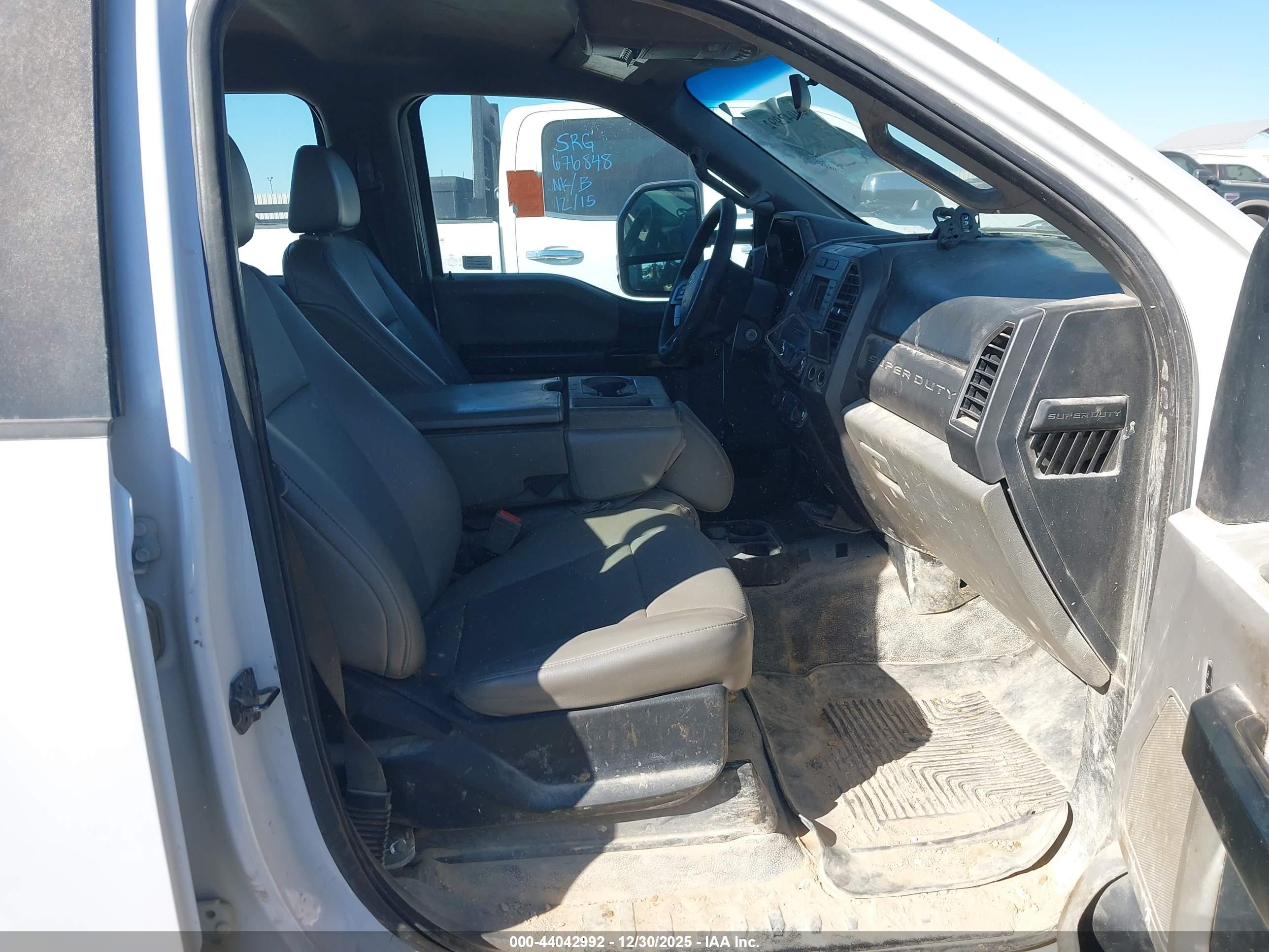 FORD F-350 image 5