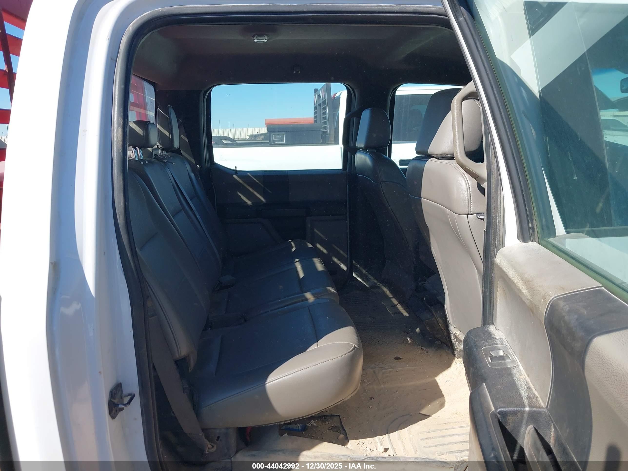 FORD F-350 image 8