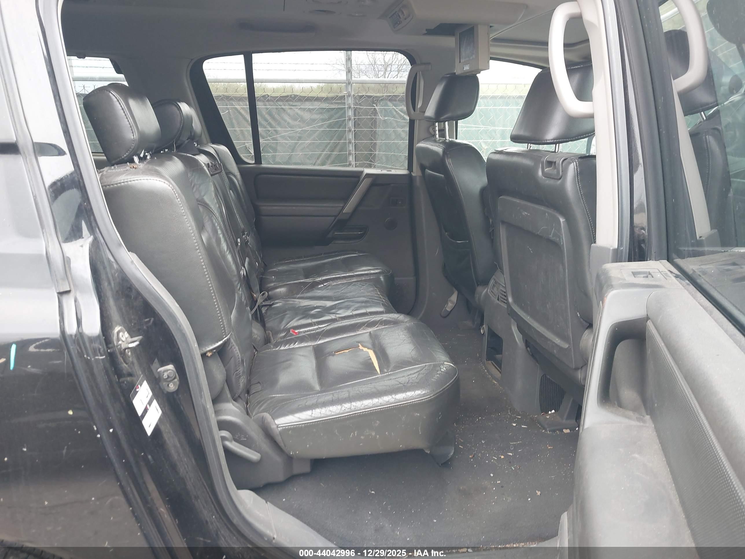 NISSAN ARMADA image 8