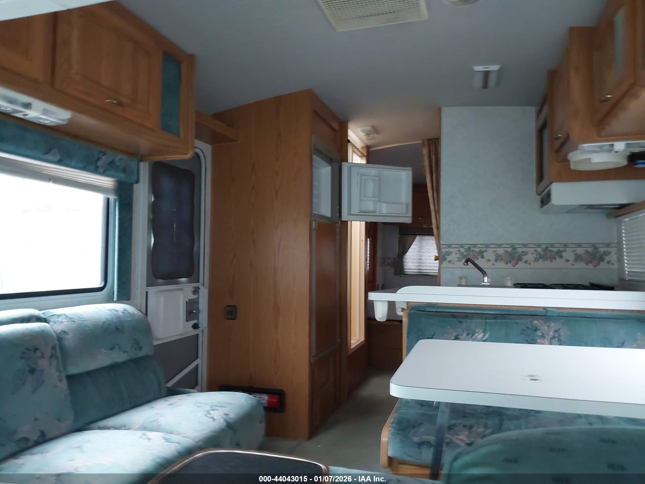 FORD ECONOLINE image 5