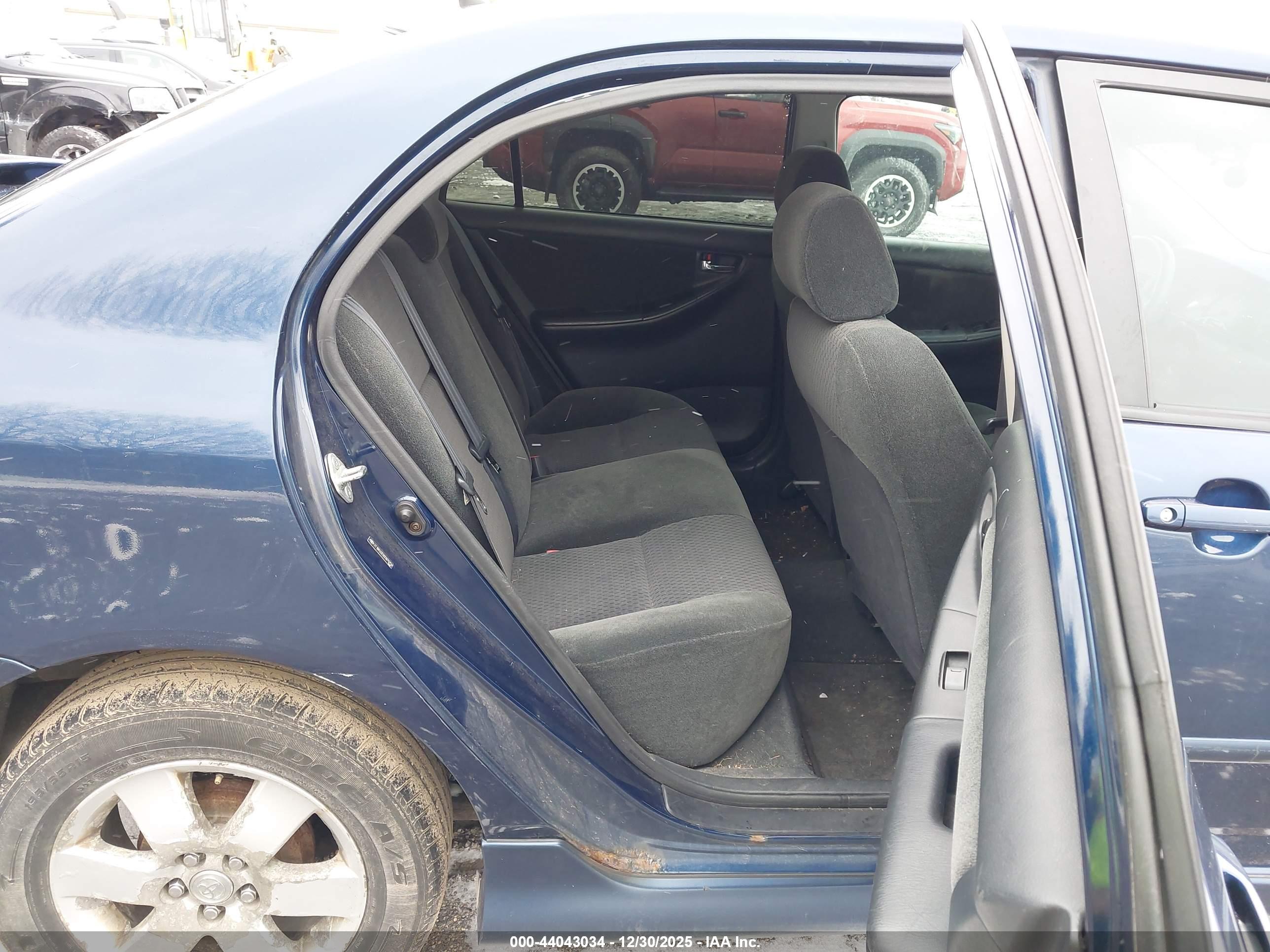 TOYOTA COROLLA image 8