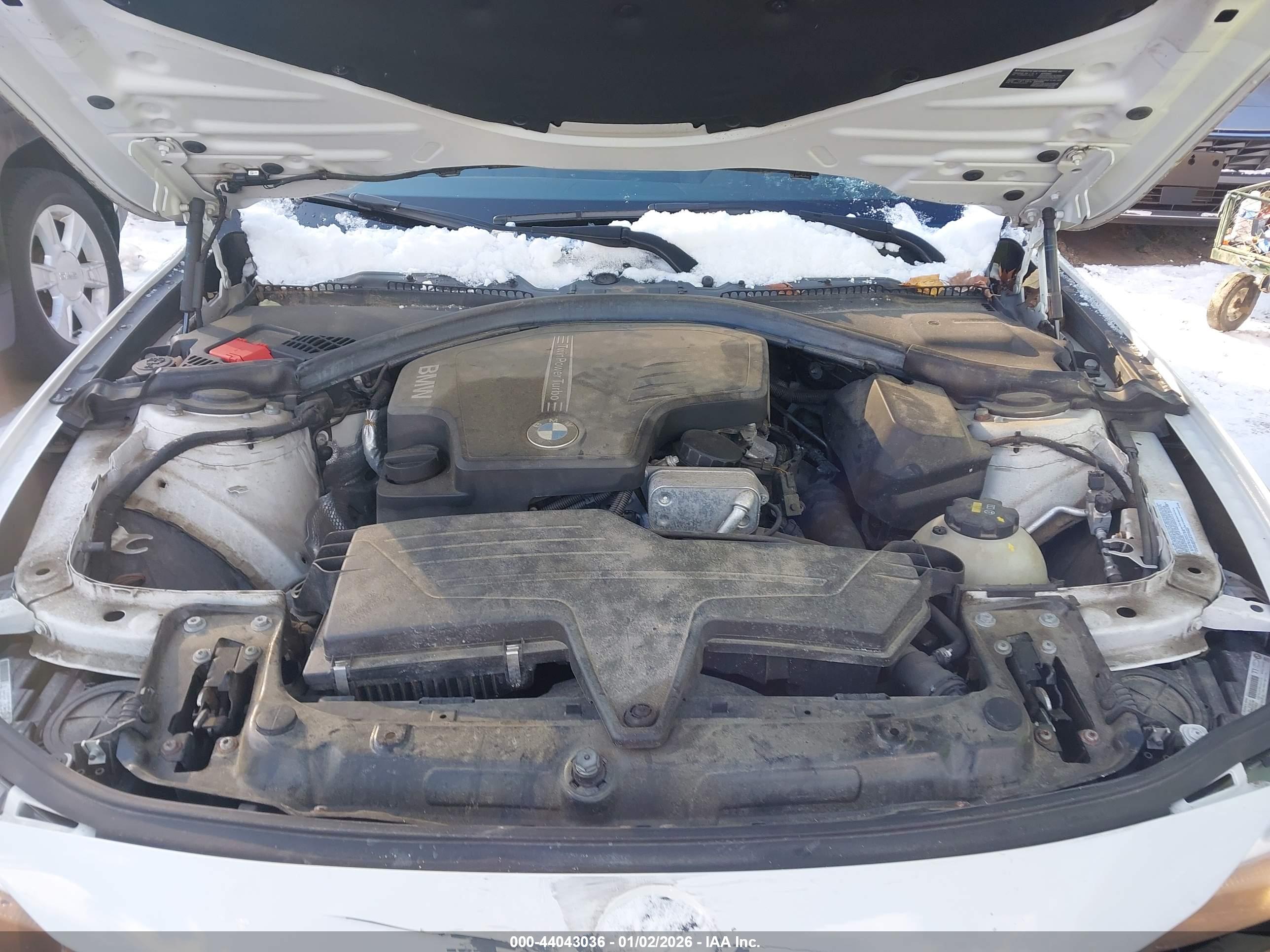 BMW 320I image 10