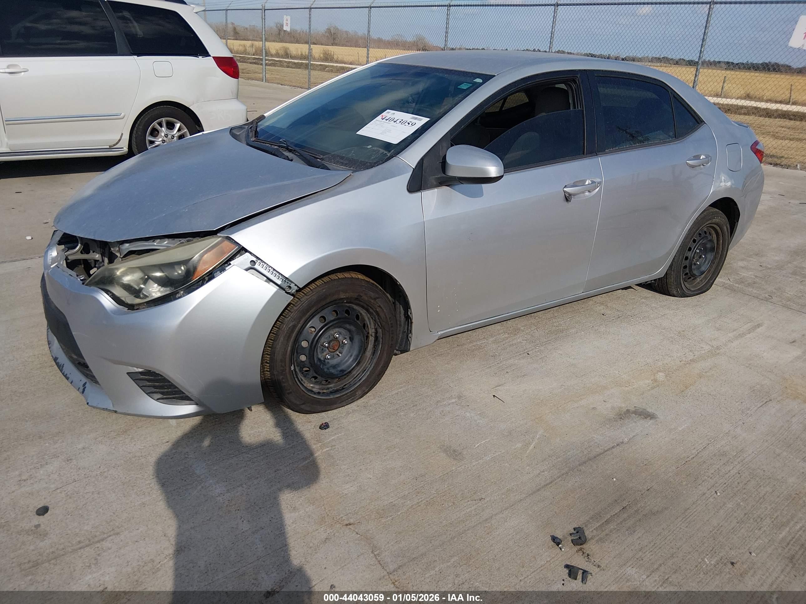 TOYOTA COROLLA image 2