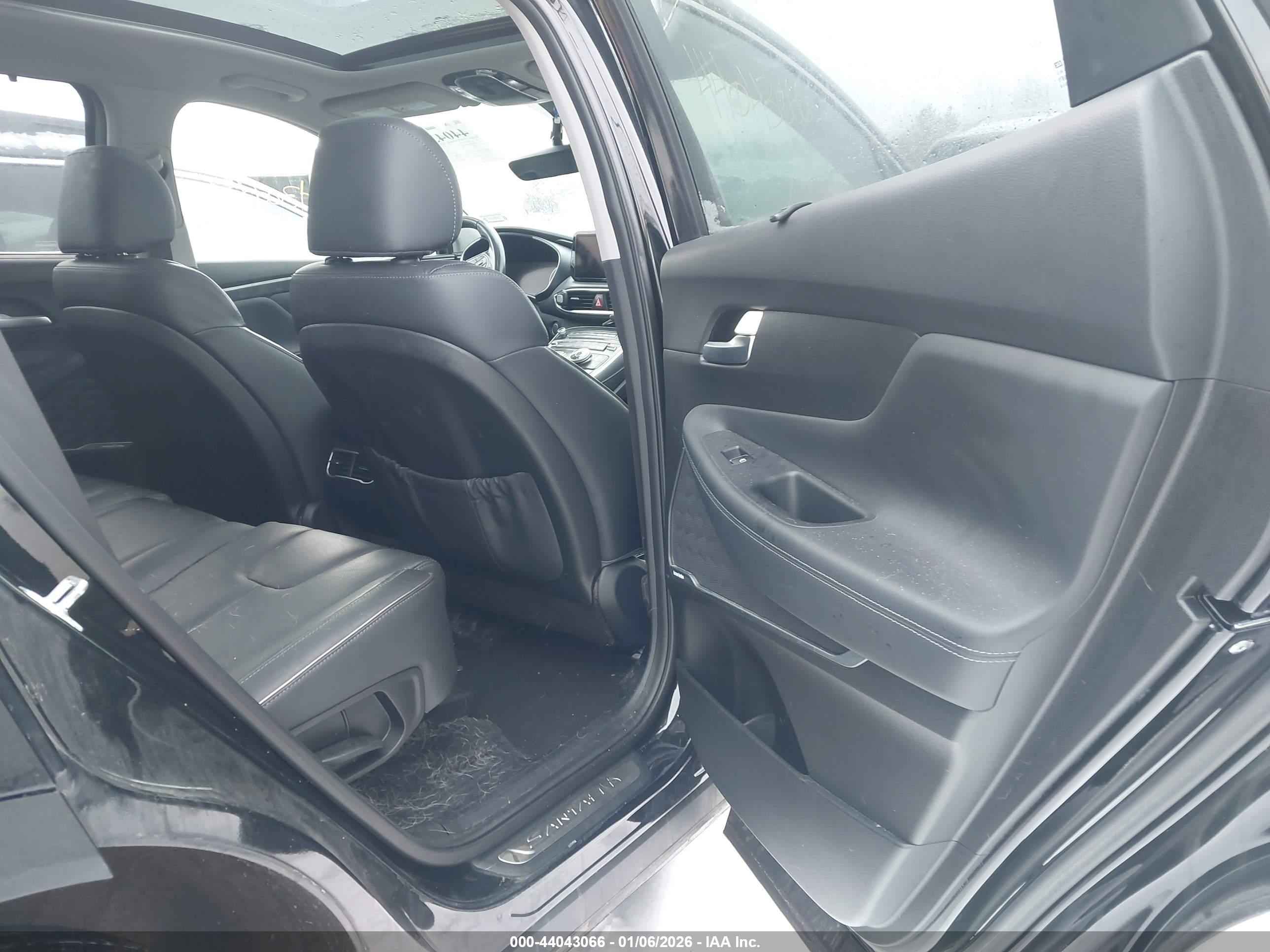 HYUNDAI SANTA image 8
