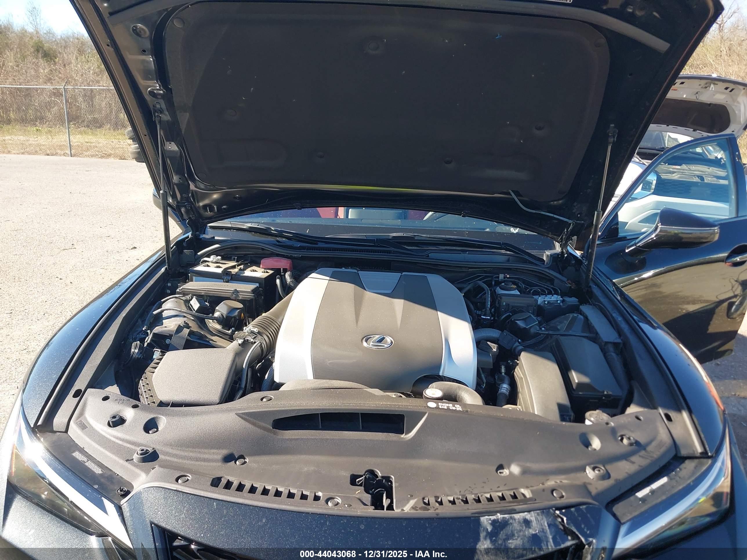 LEXUS IS image 10