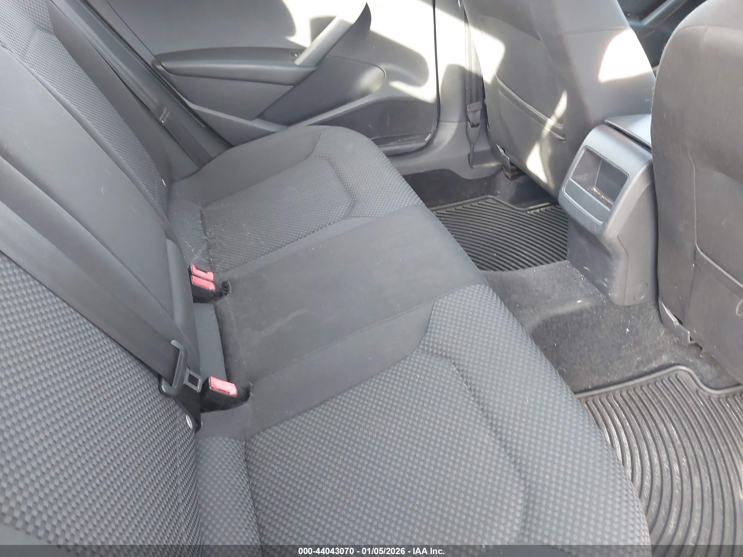 VOLKSWAGEN PASSAT image 8