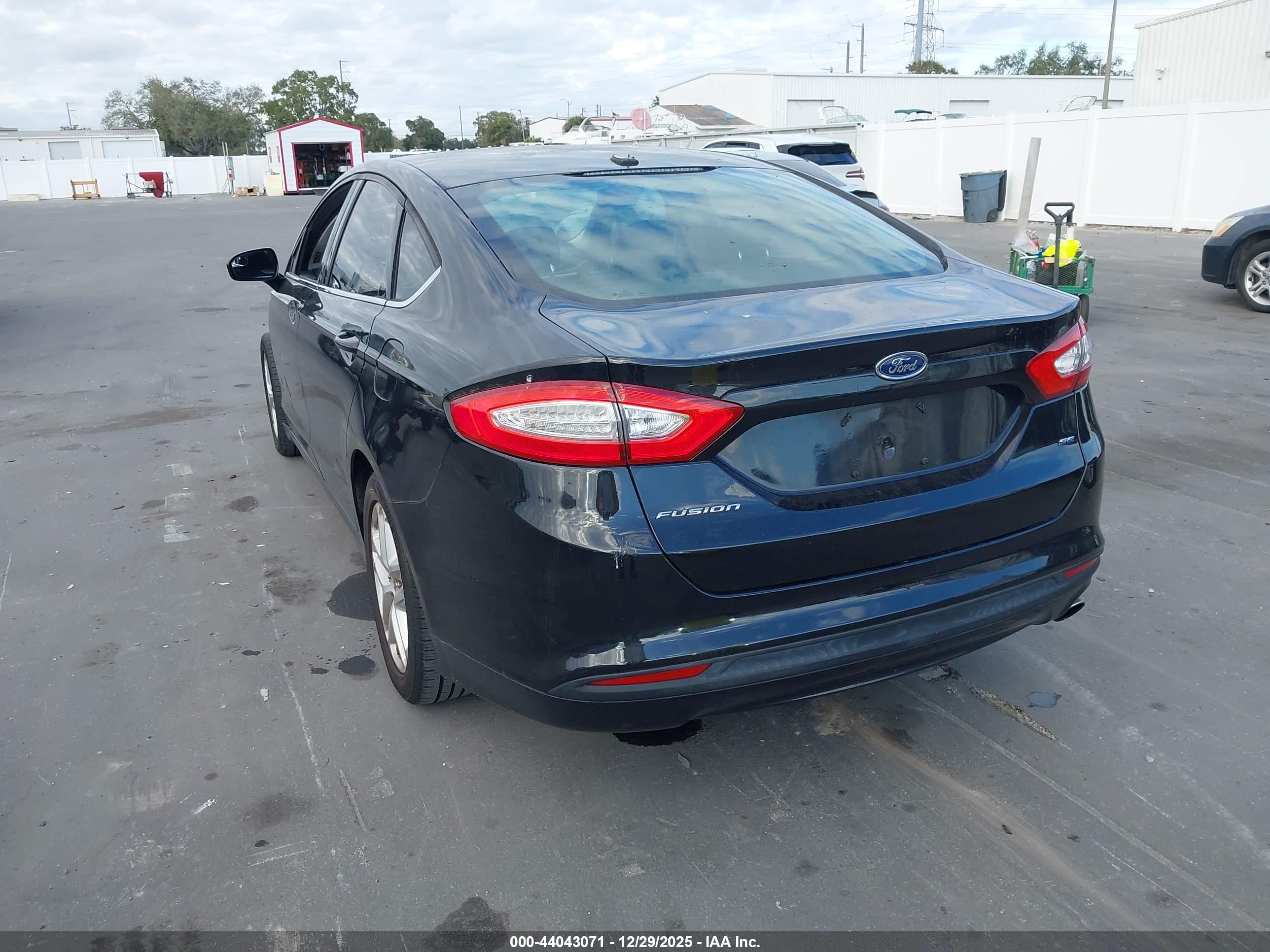 FORD FUSION image 3