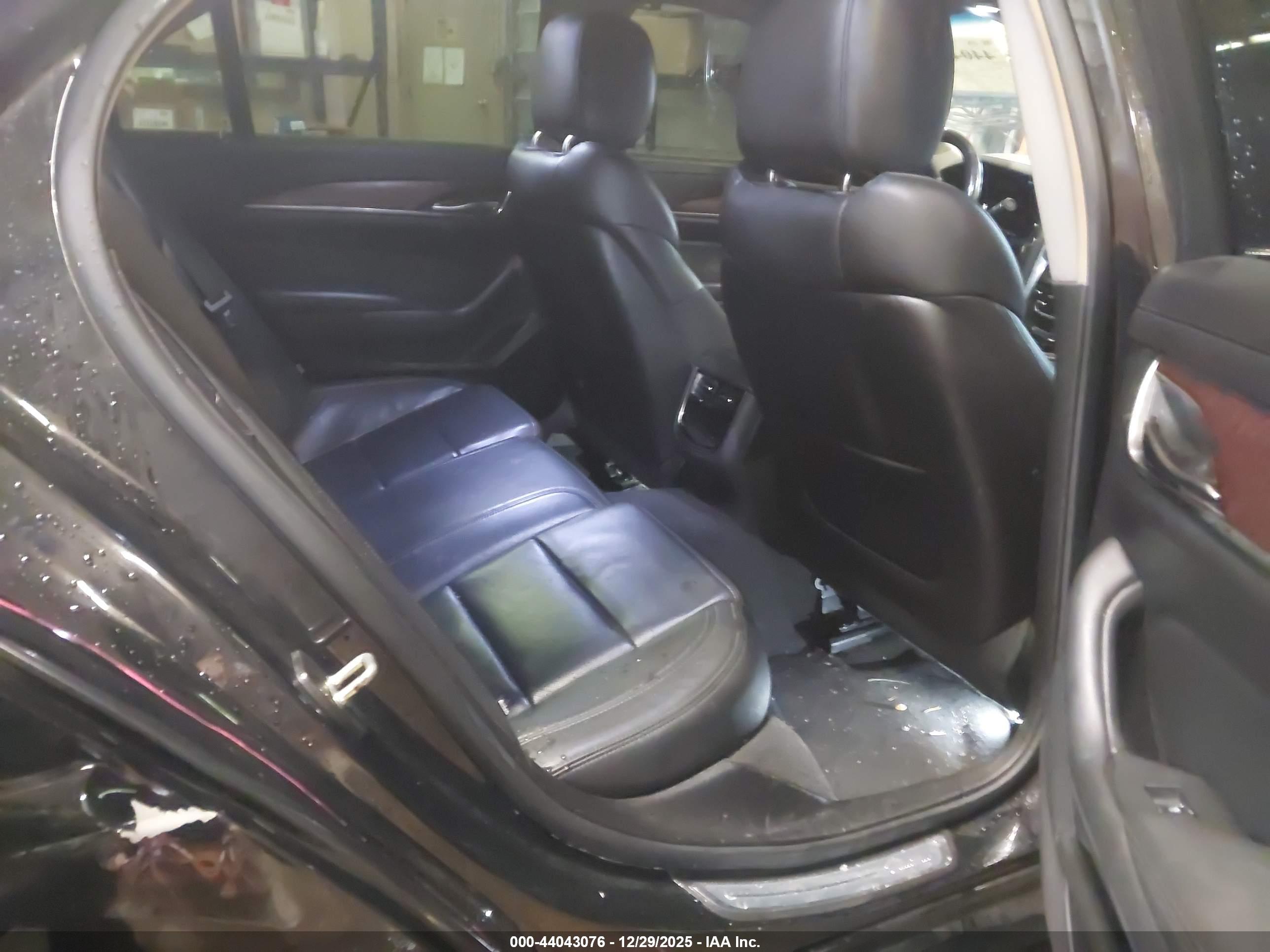 CADILLAC CTS image 8