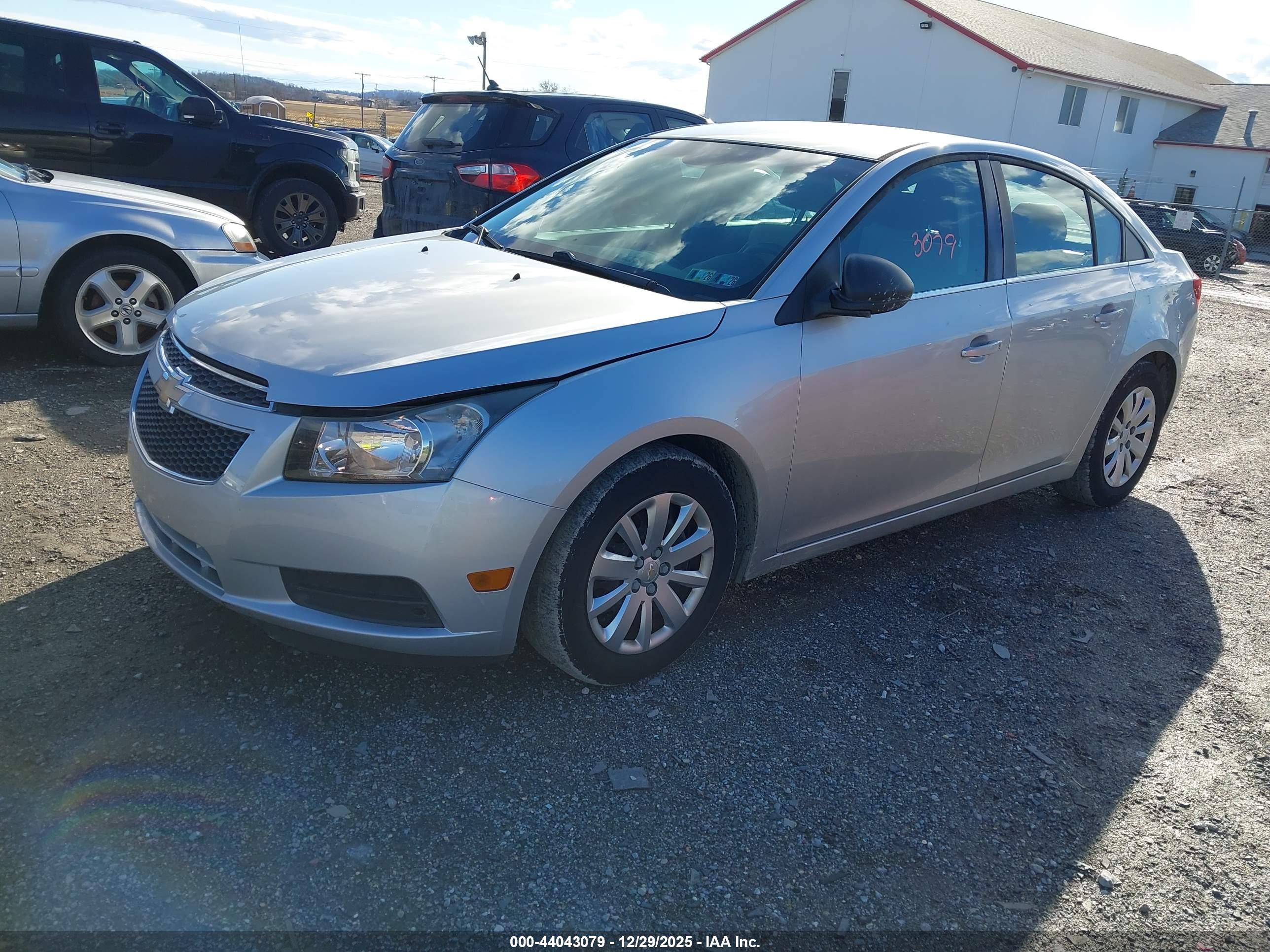 CHEVROLET CRUZE image 2