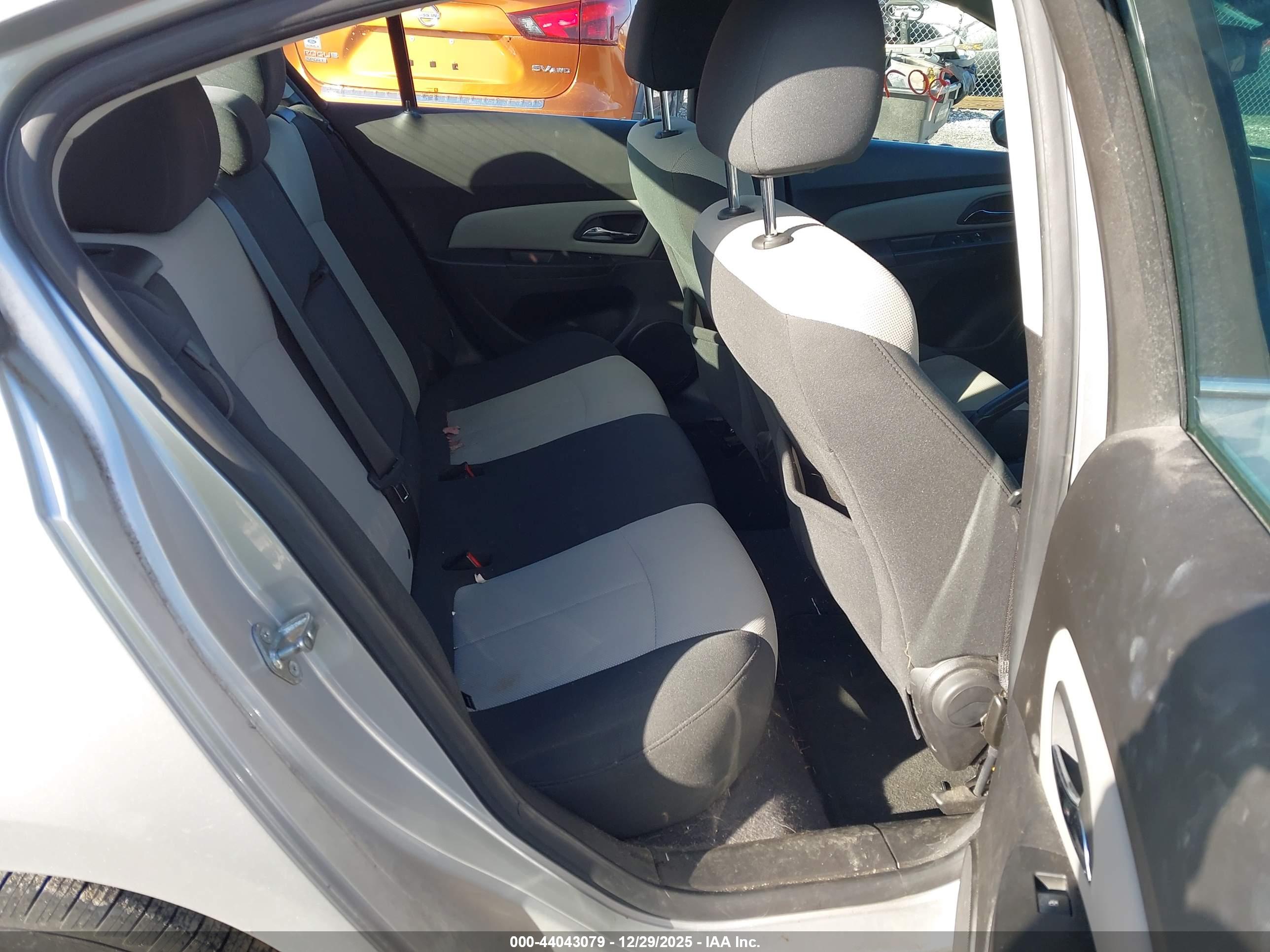 CHEVROLET CRUZE image 8