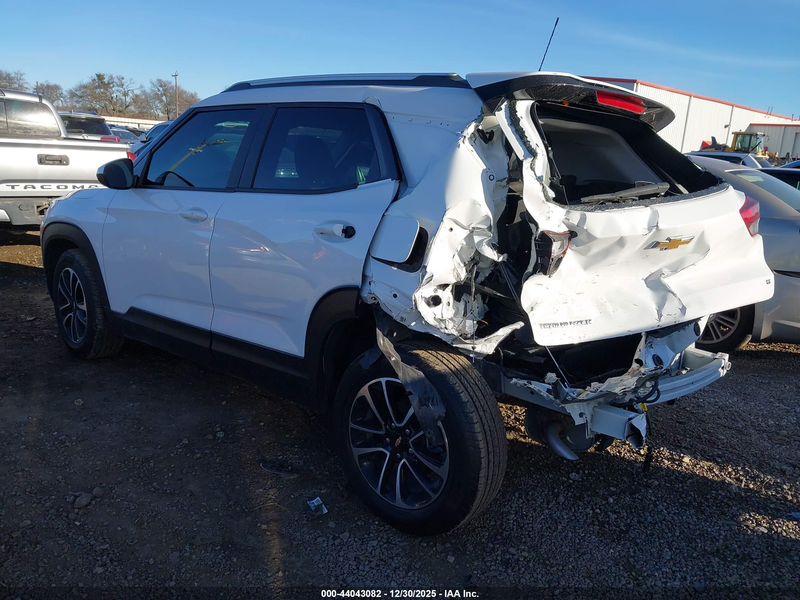 CHEVROLET TRAILBLAZER image 3