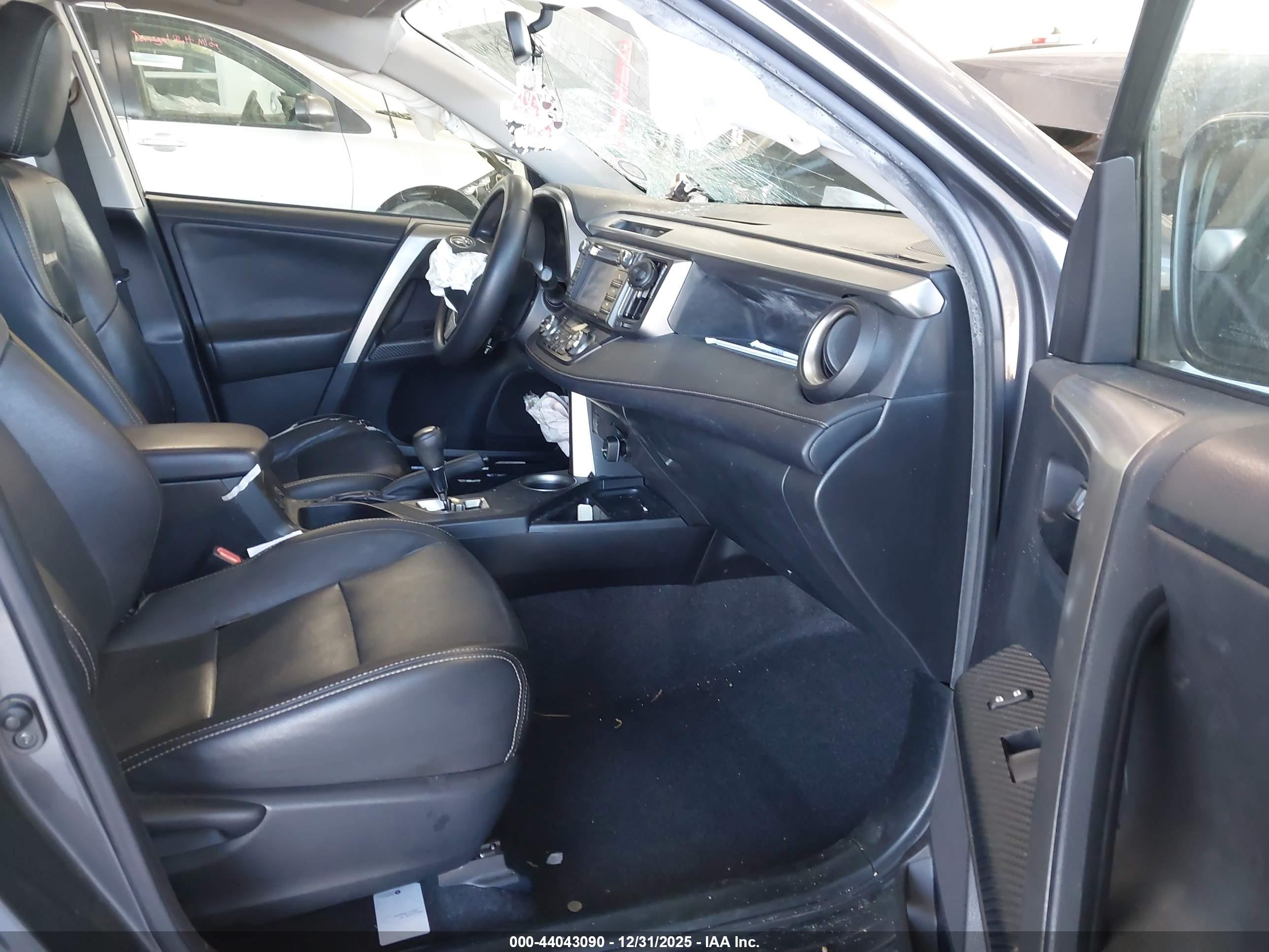 TOYOTA RAV4 image 5