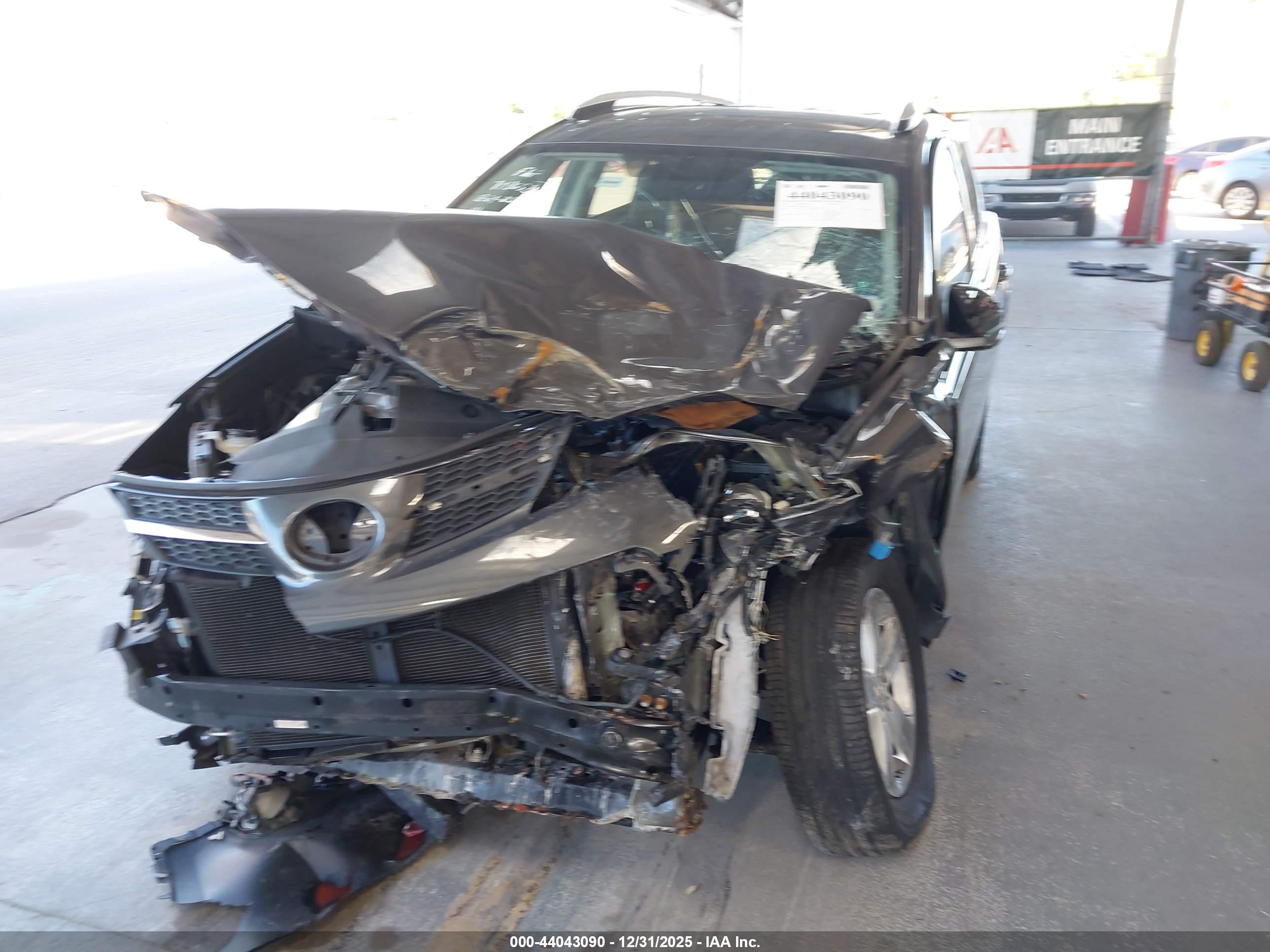 TOYOTA RAV4 image 6