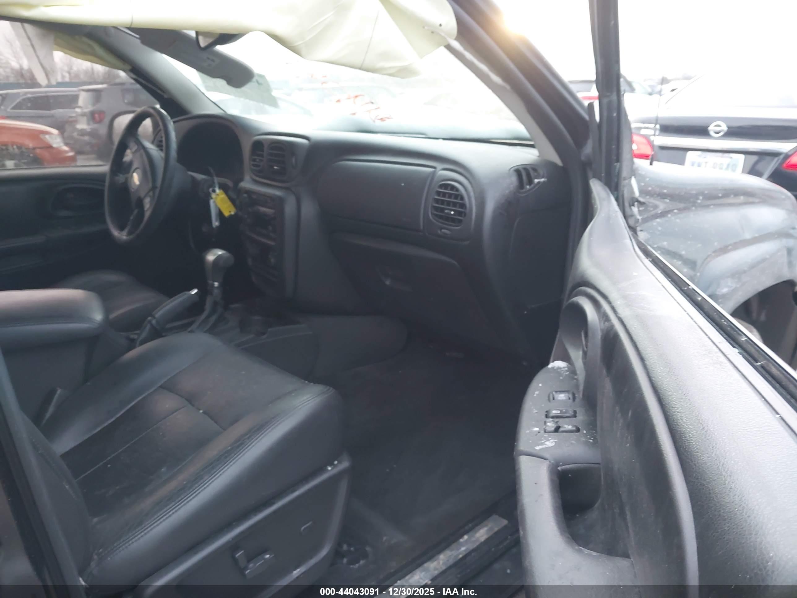 CHEVROLET TRAILBLAZER image 5