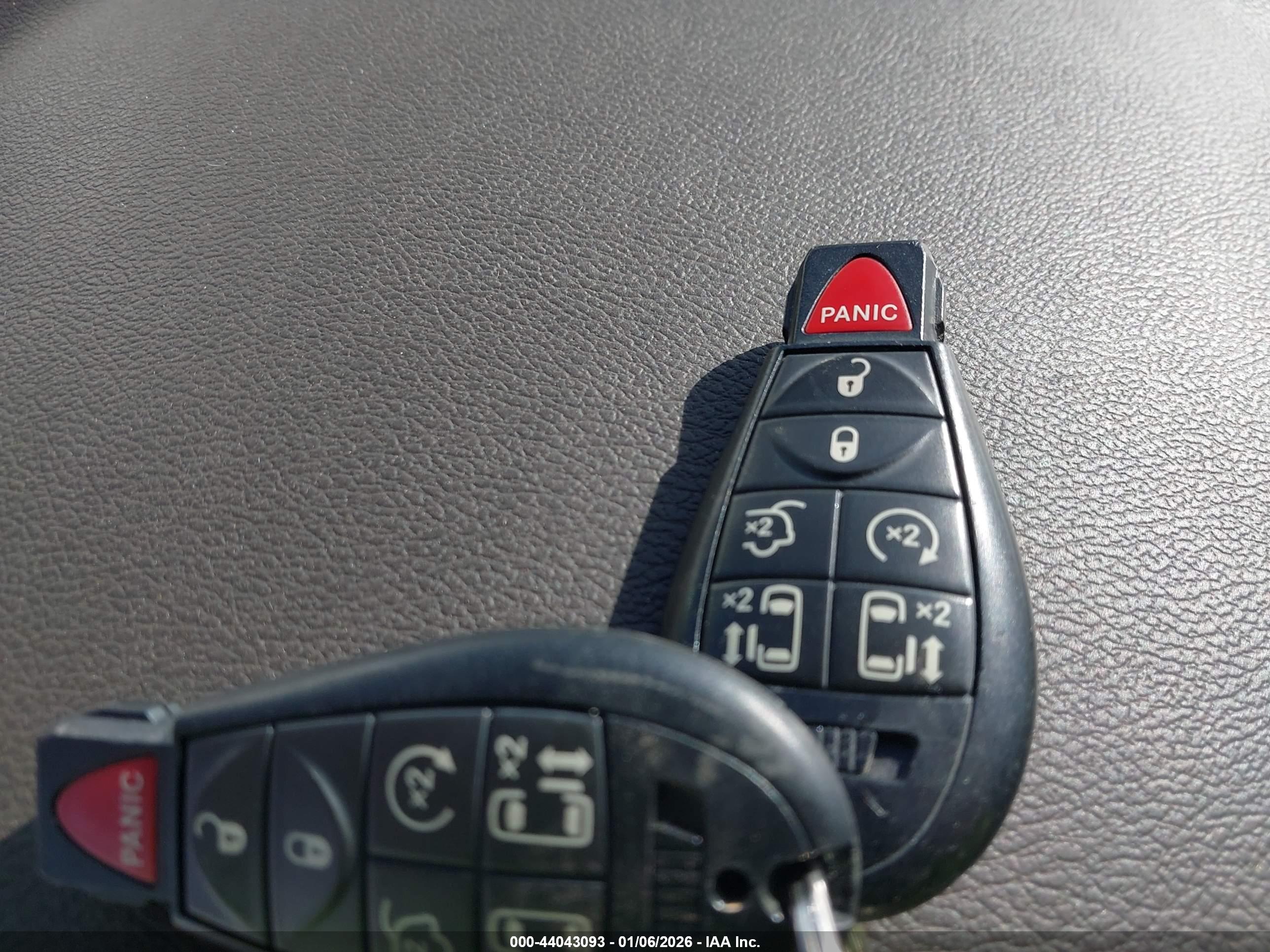 CHRYSLER TOWN image 11