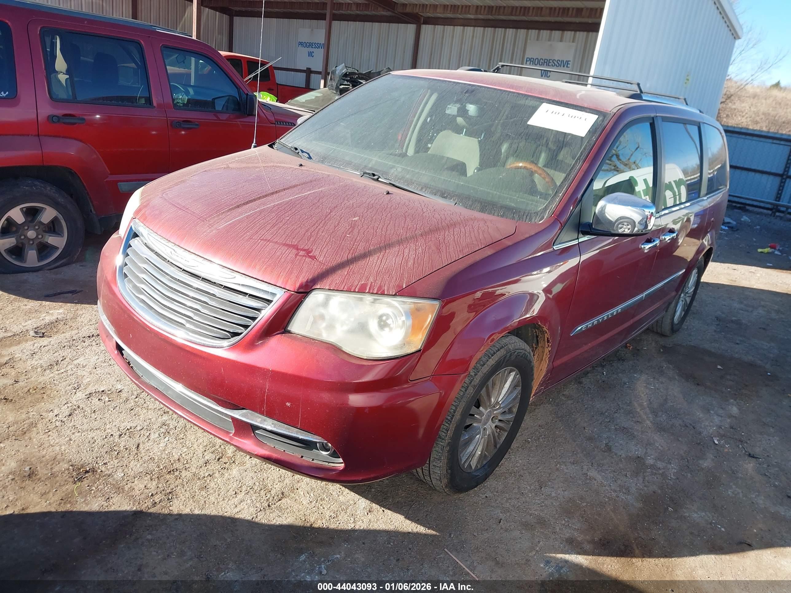CHRYSLER TOWN image 2