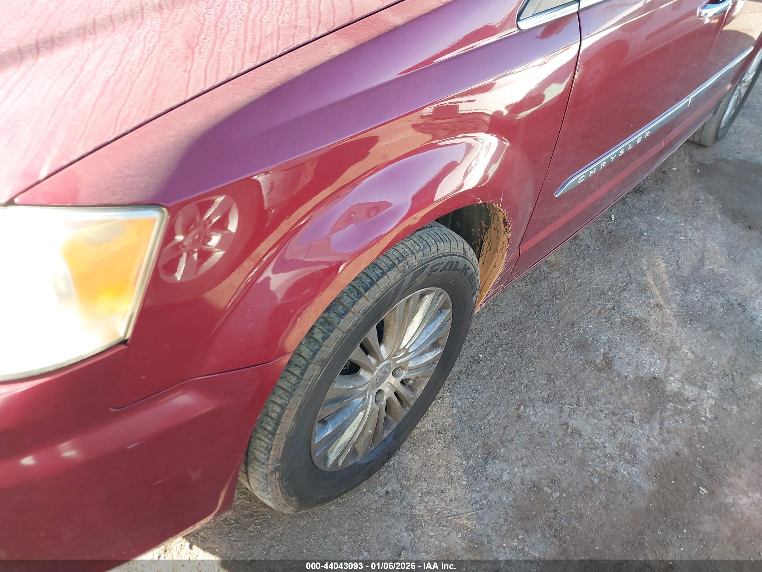 CHRYSLER TOWN image 6