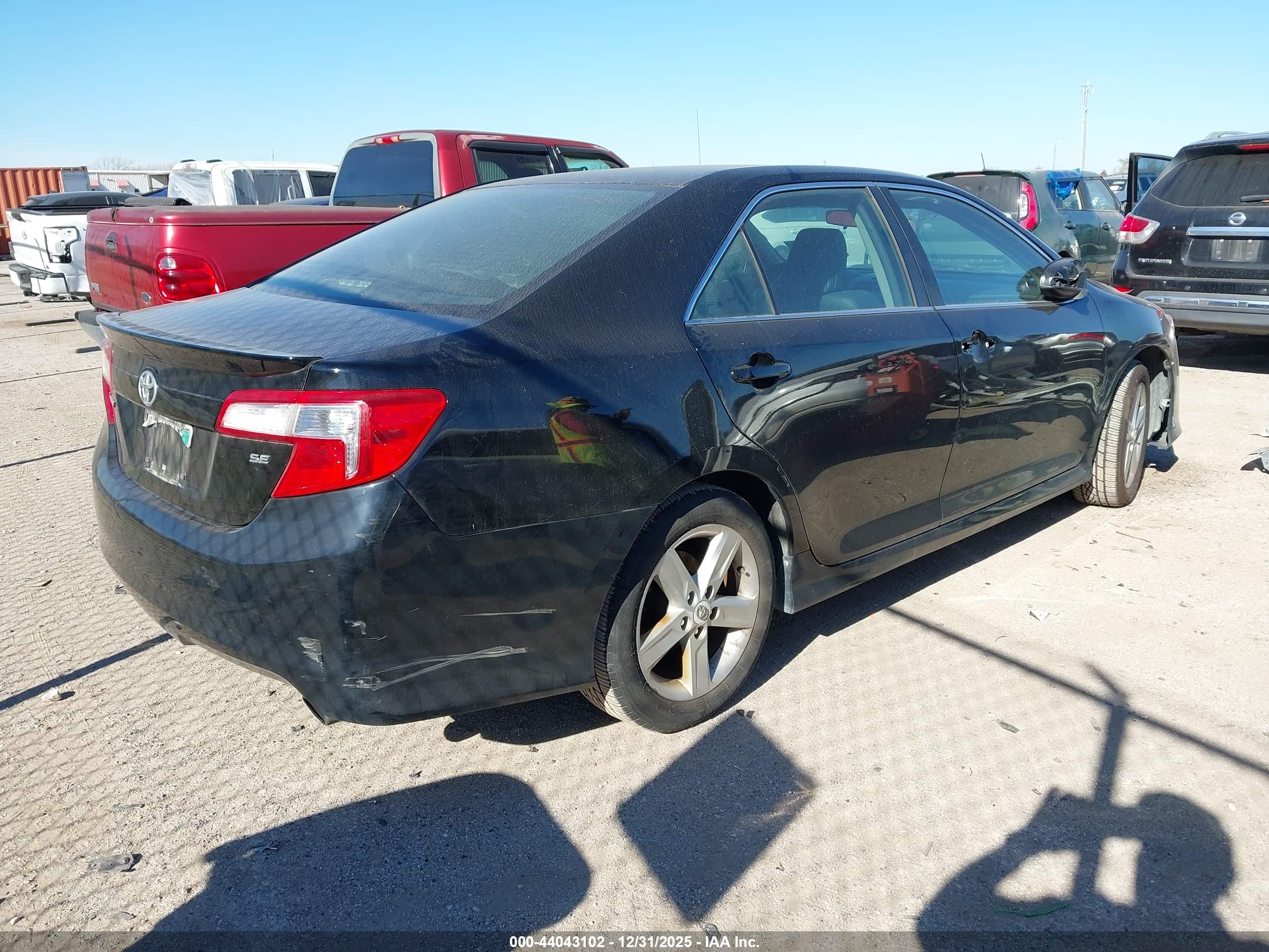 TOYOTA CAMRY image 4