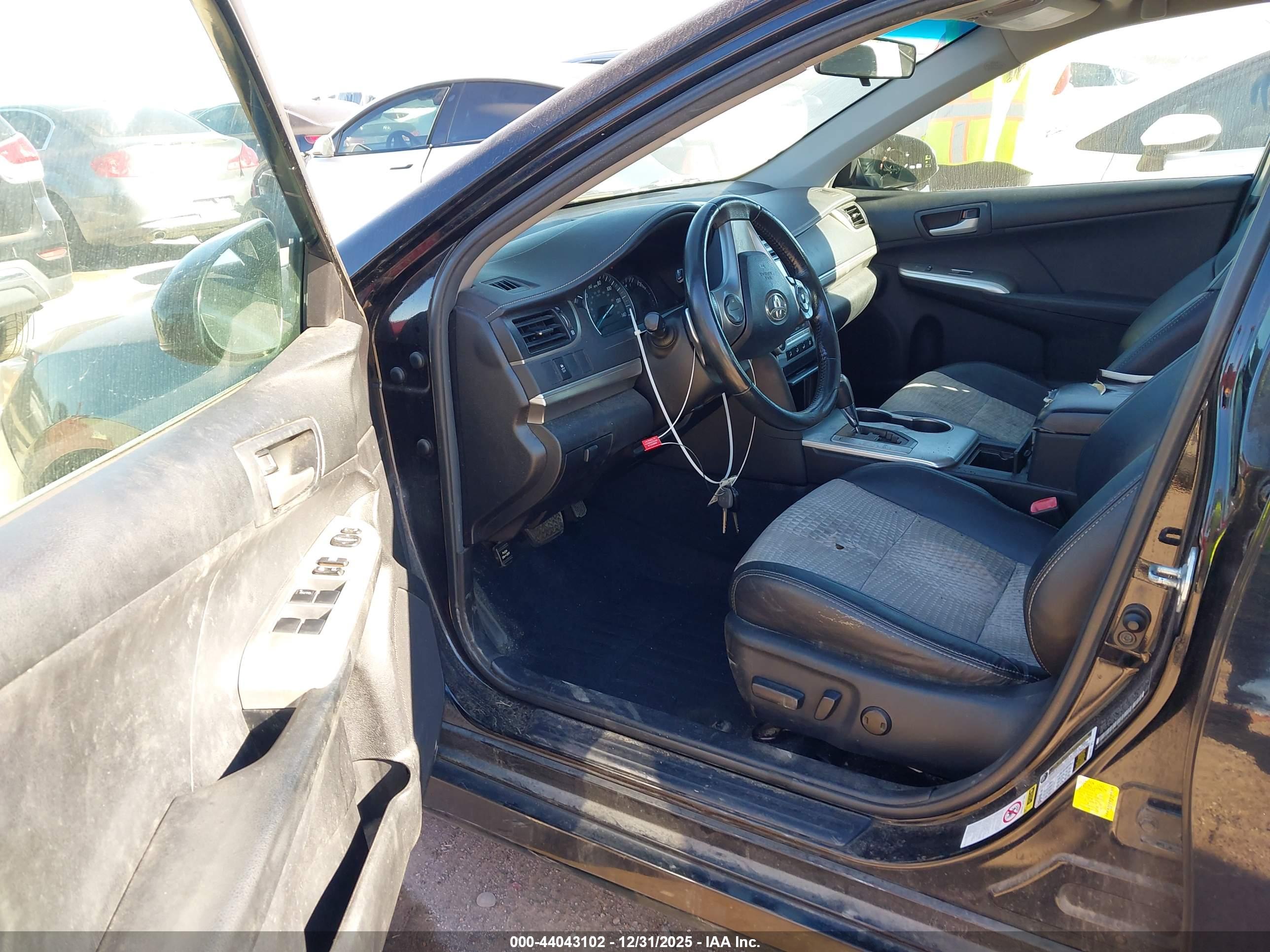 TOYOTA CAMRY image 5