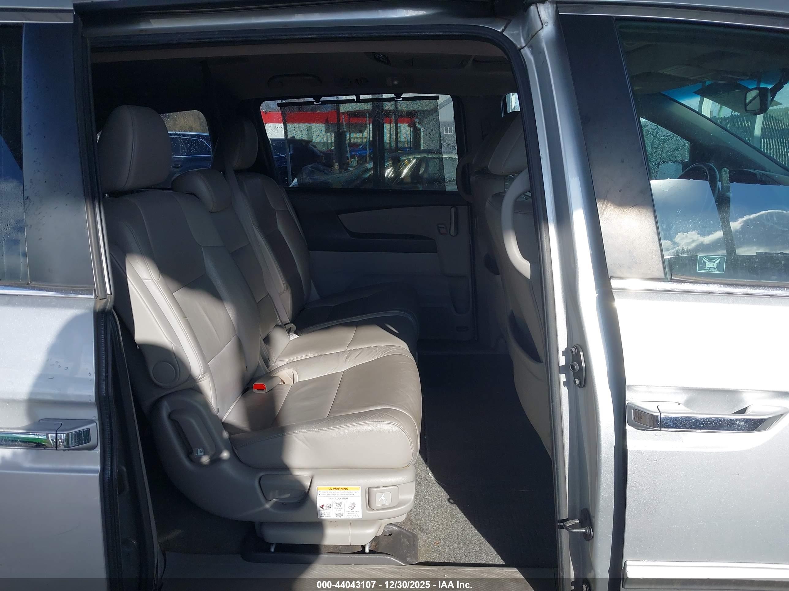 HONDA ODYSSEY image 8