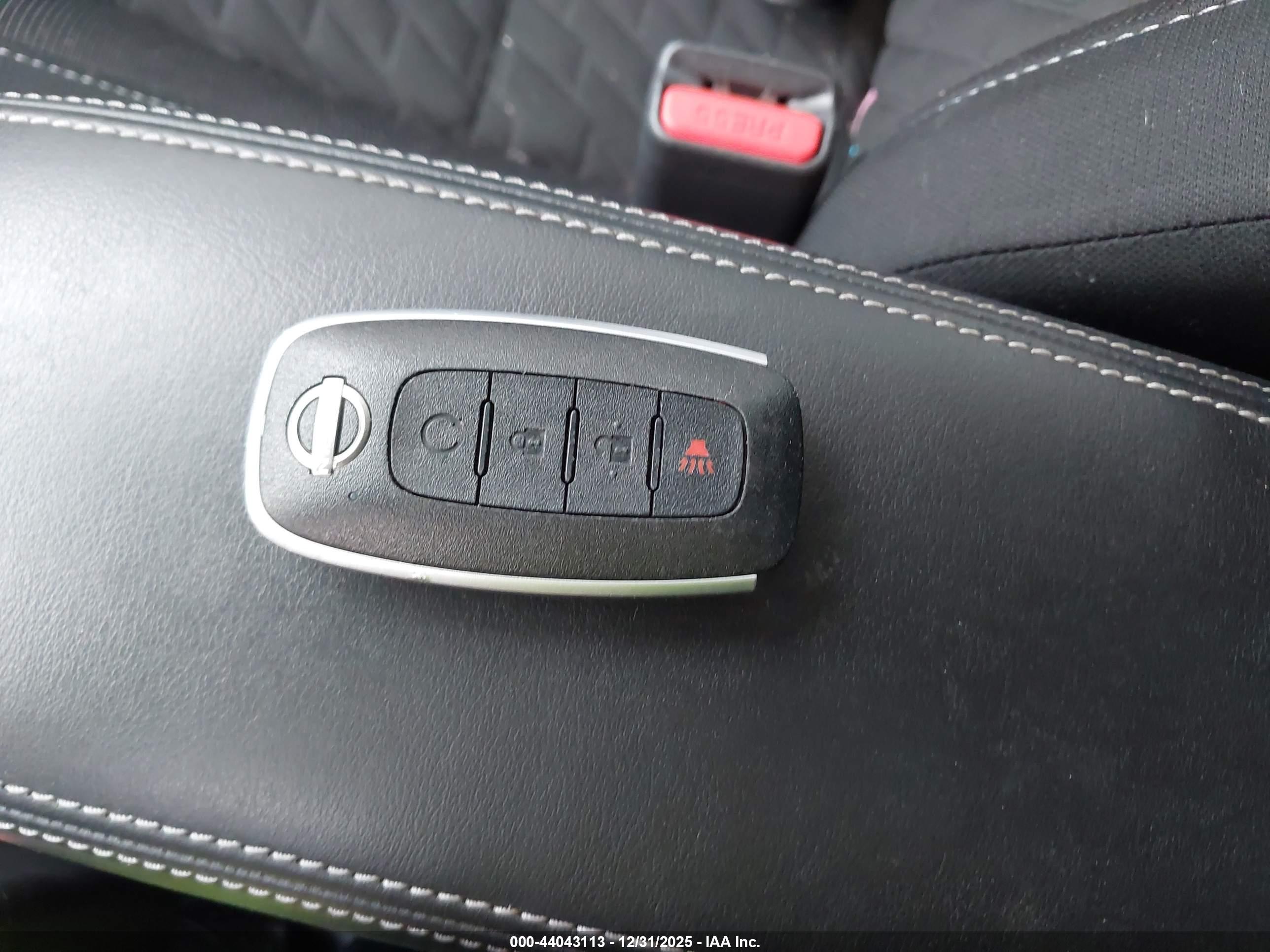 NISSAN KICKS image 11