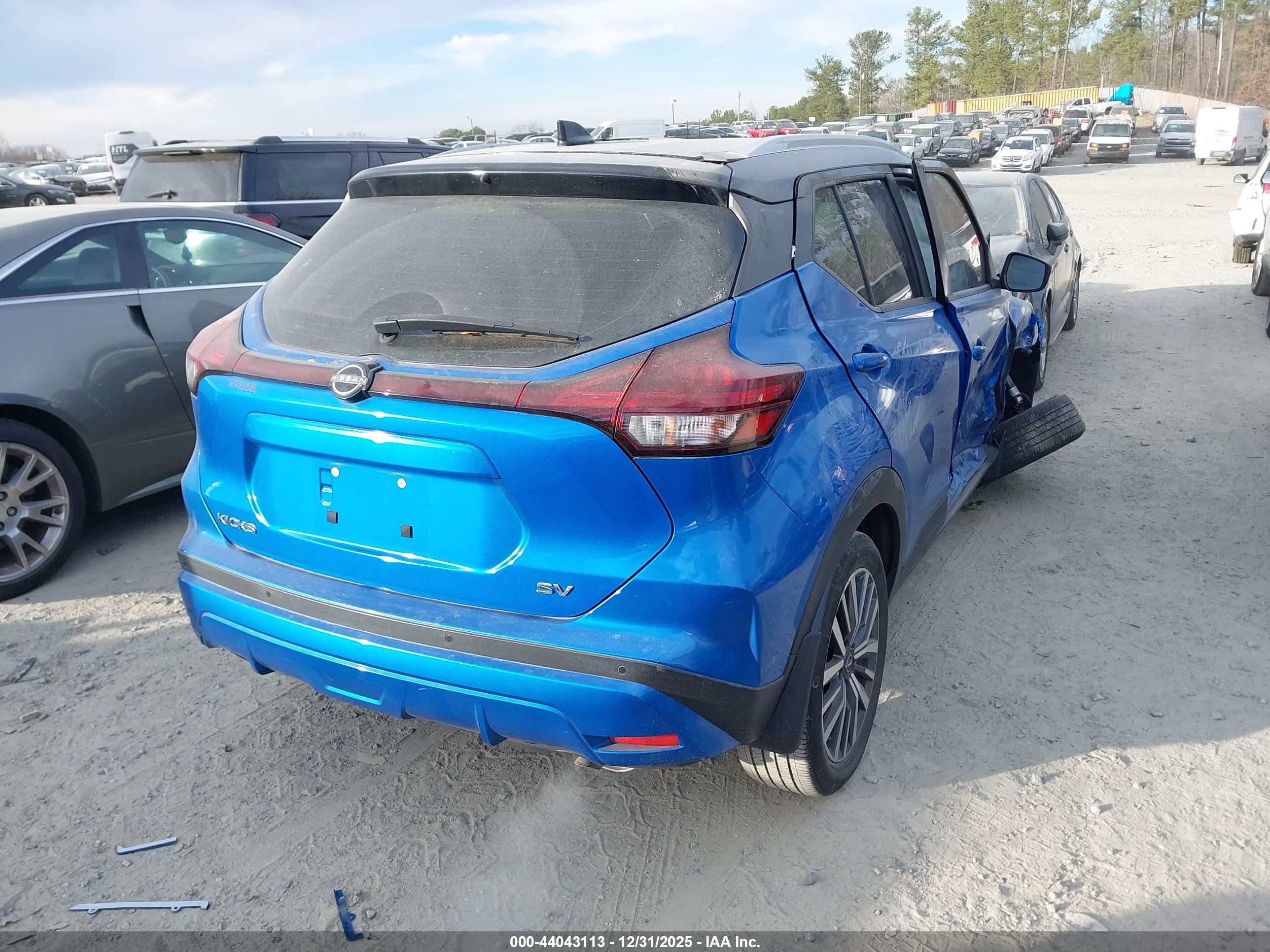 NISSAN KICKS image 4