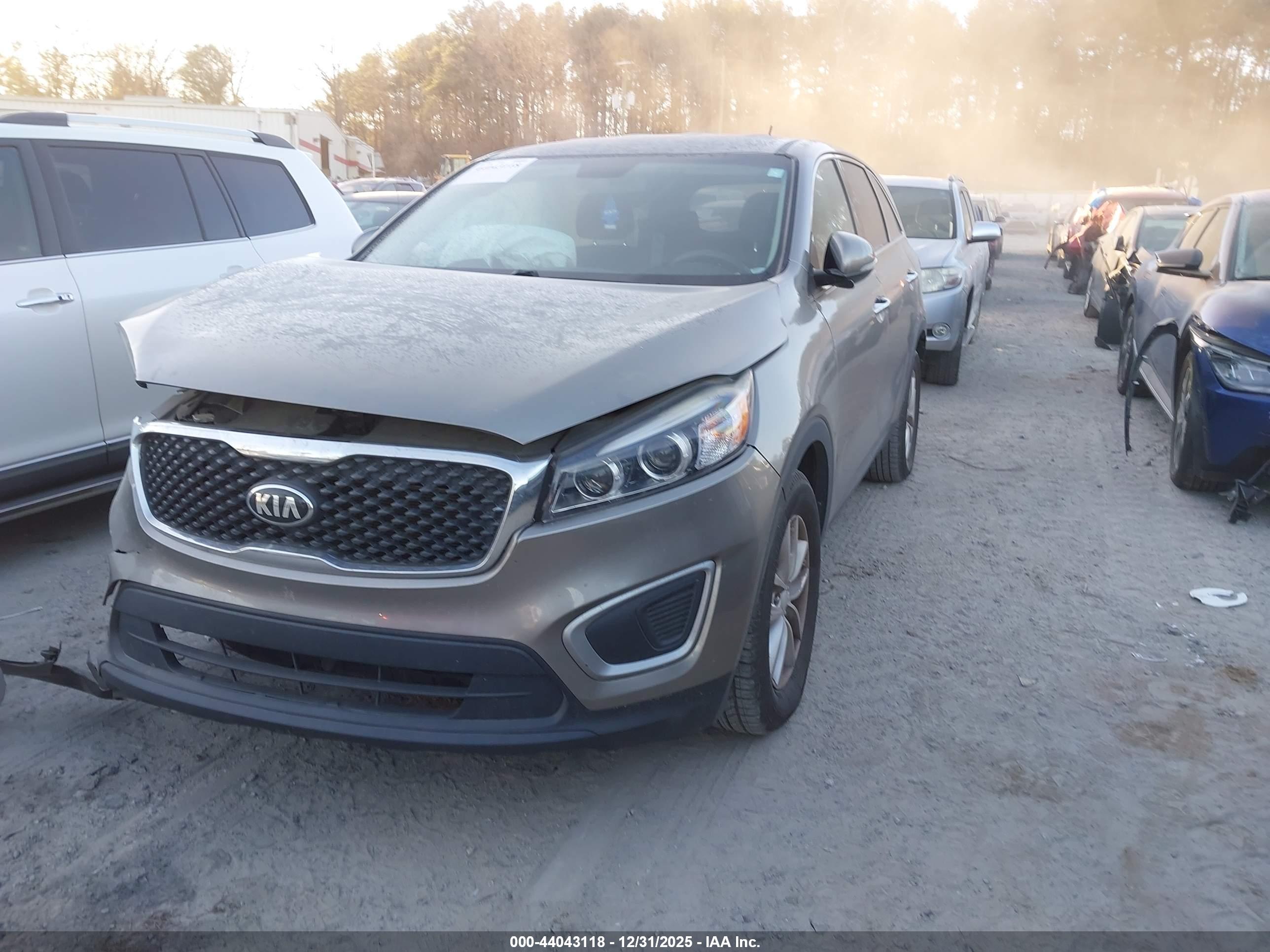 KIA SORENTO image 2