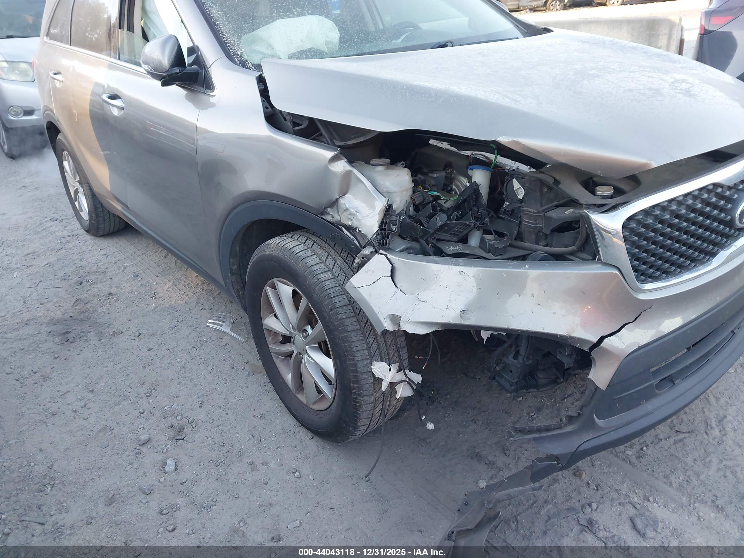 KIA SORENTO image 6