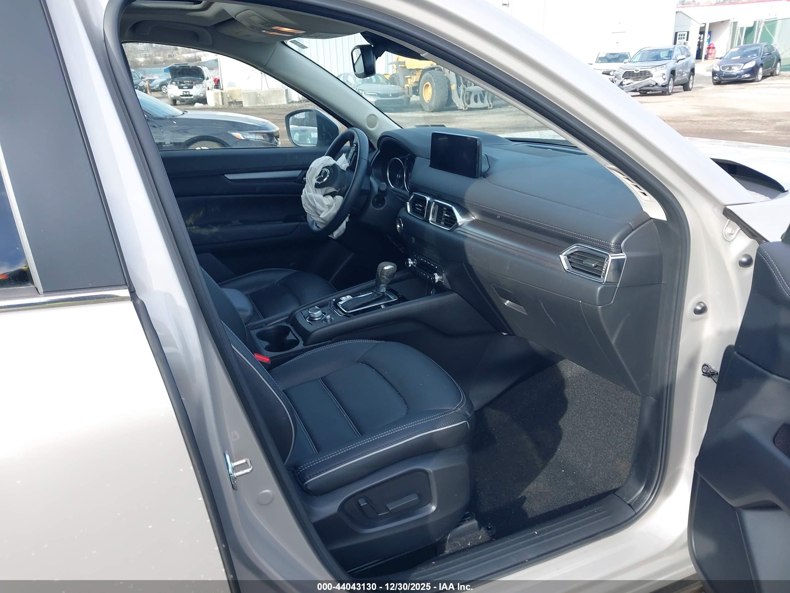 MAZDA CX-5 image 5