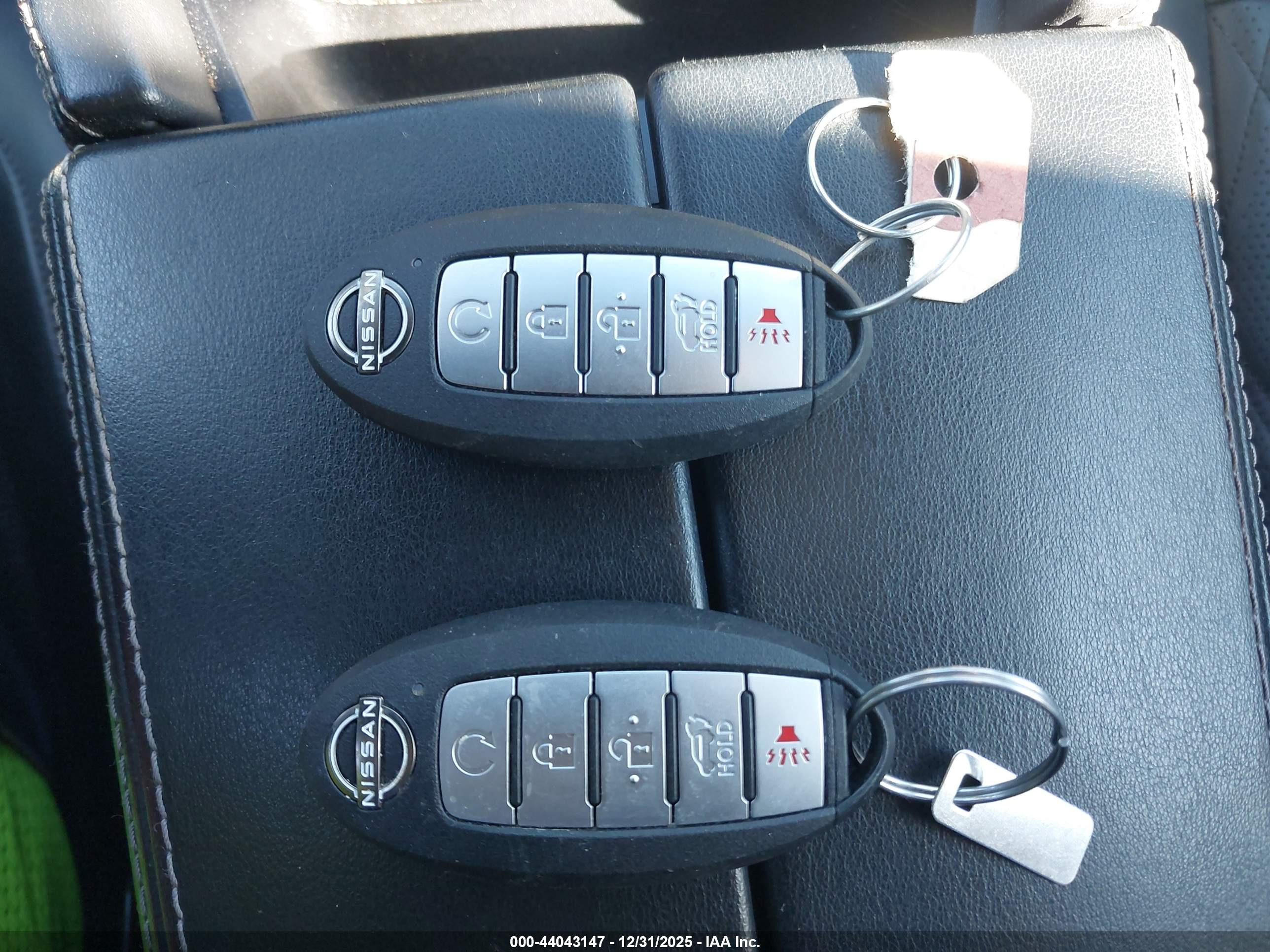 NISSAN ROGUE image 11