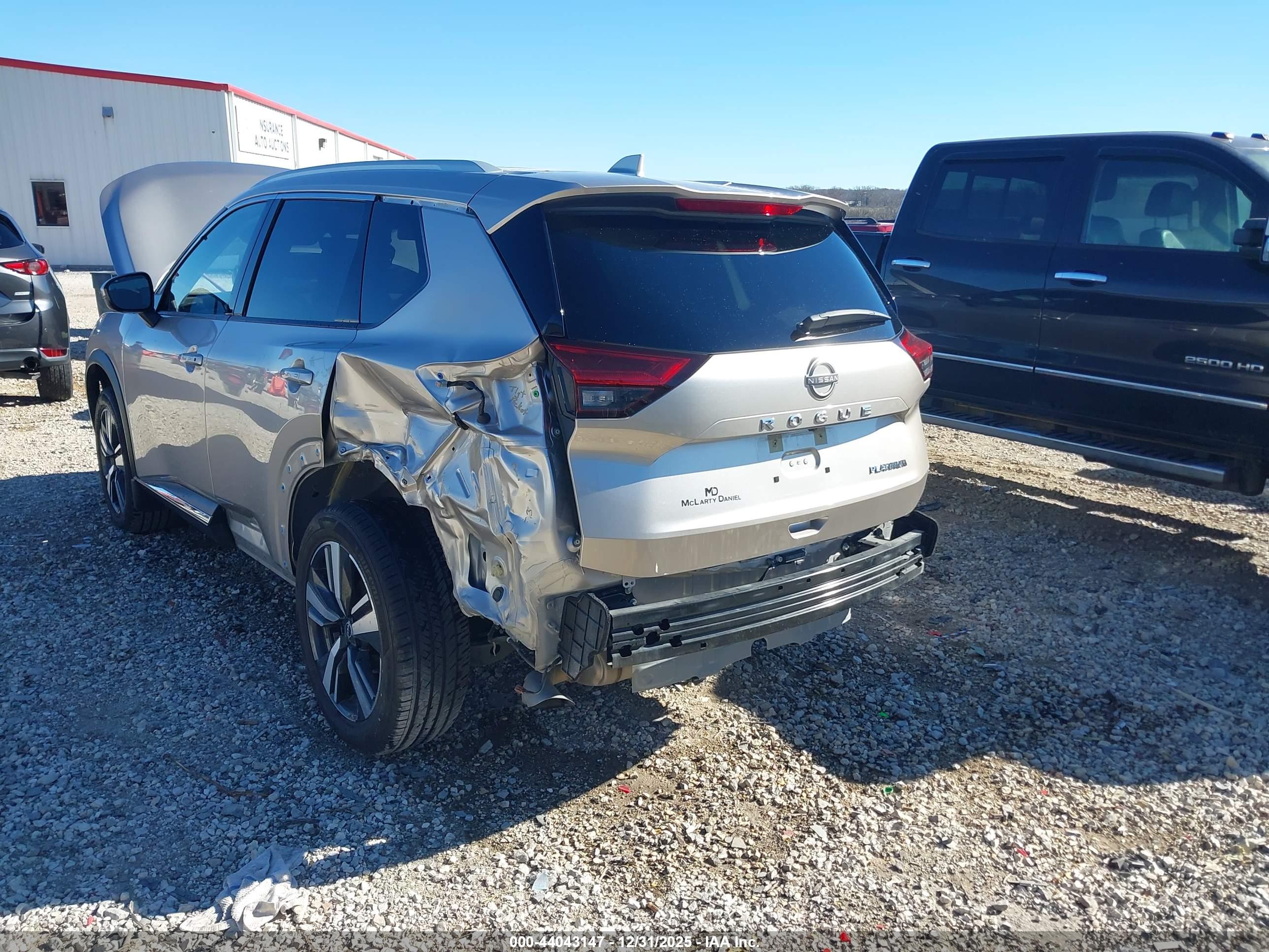 NISSAN ROGUE image 6