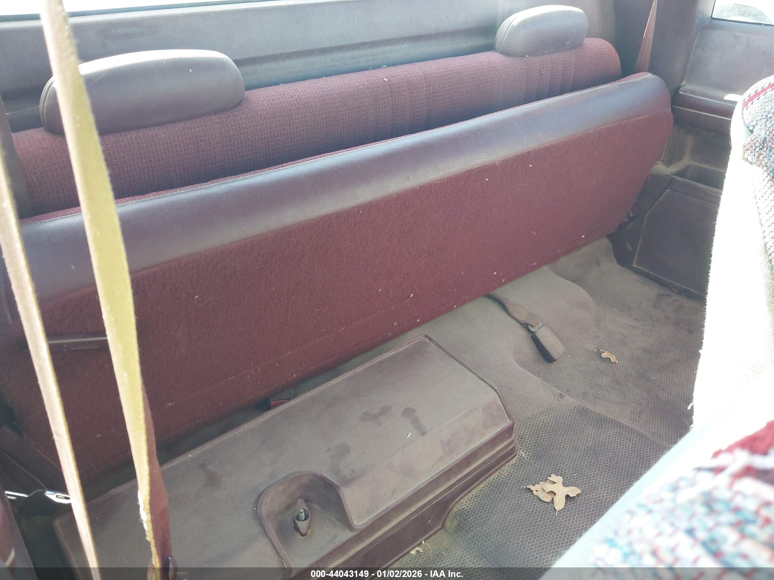 CHEVROLET GMT-400 image 8